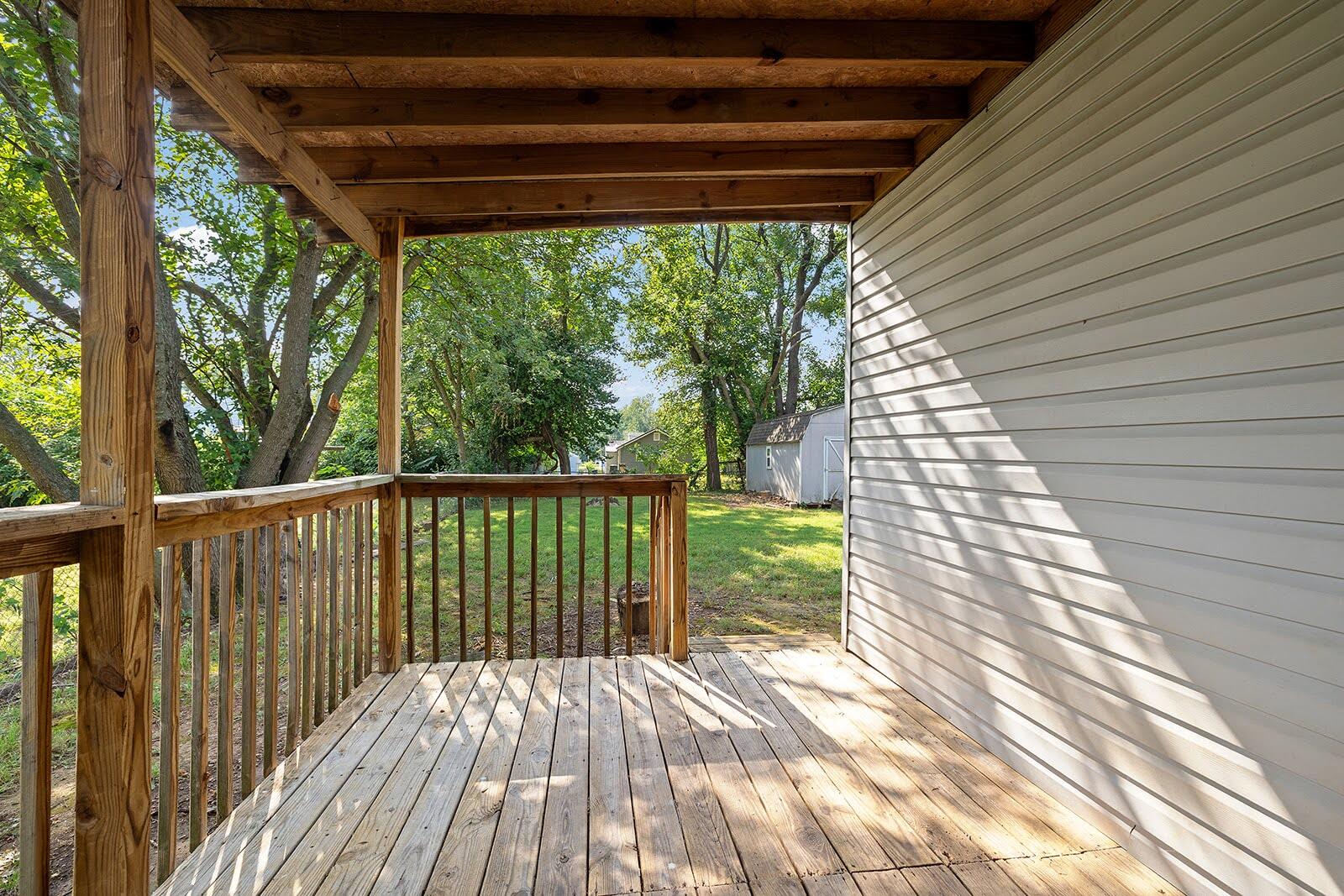 1217 North Forest Avenue Property Photo 17