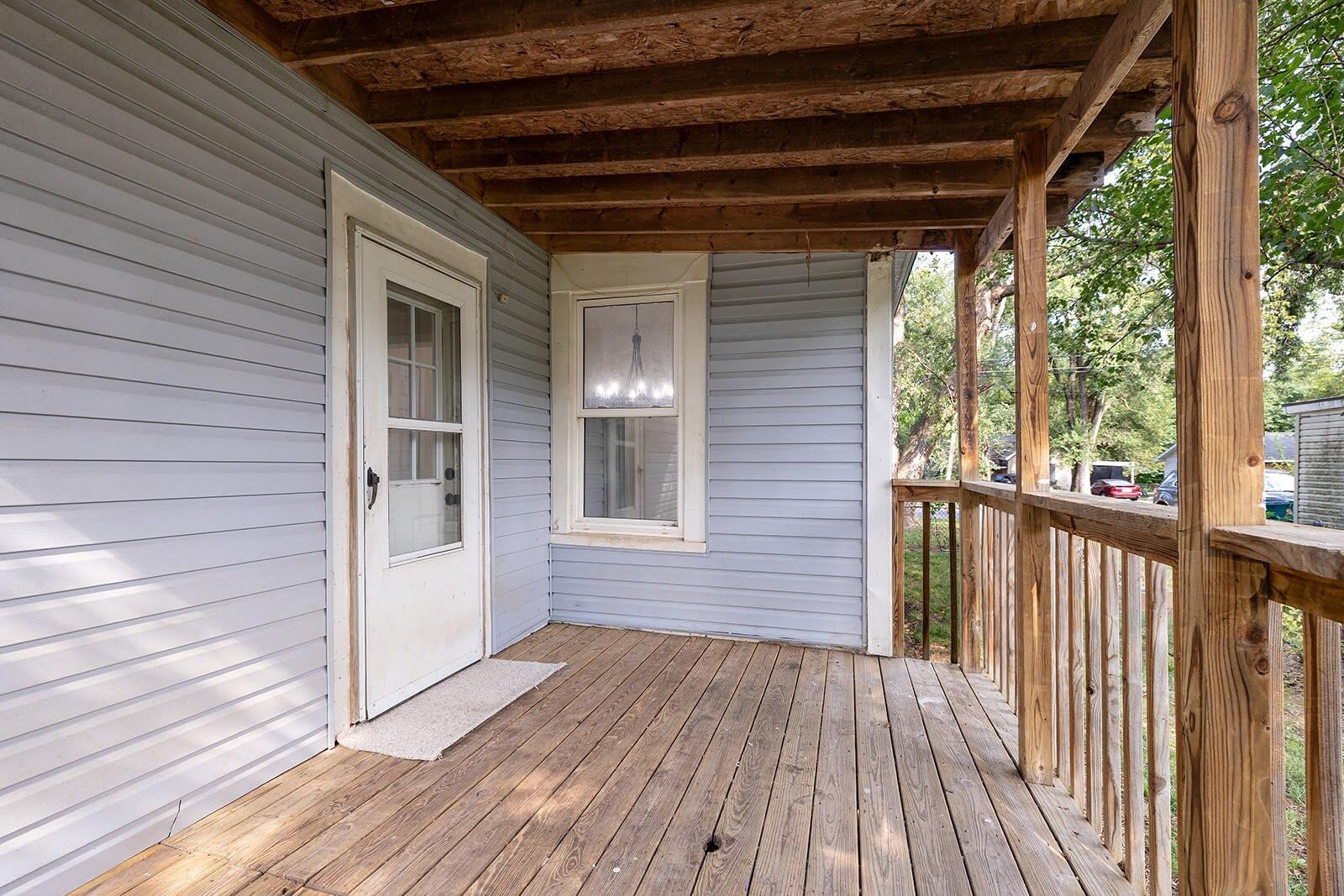 1217 North Forest Avenue Property Photo 18