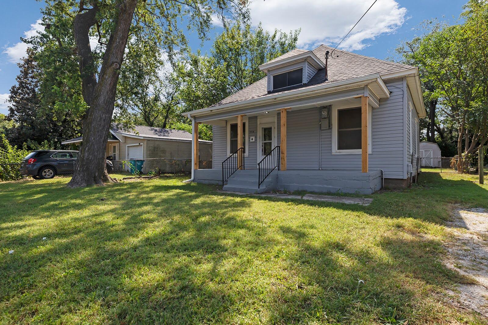 1217 North Forest Avenue Property Photo 23