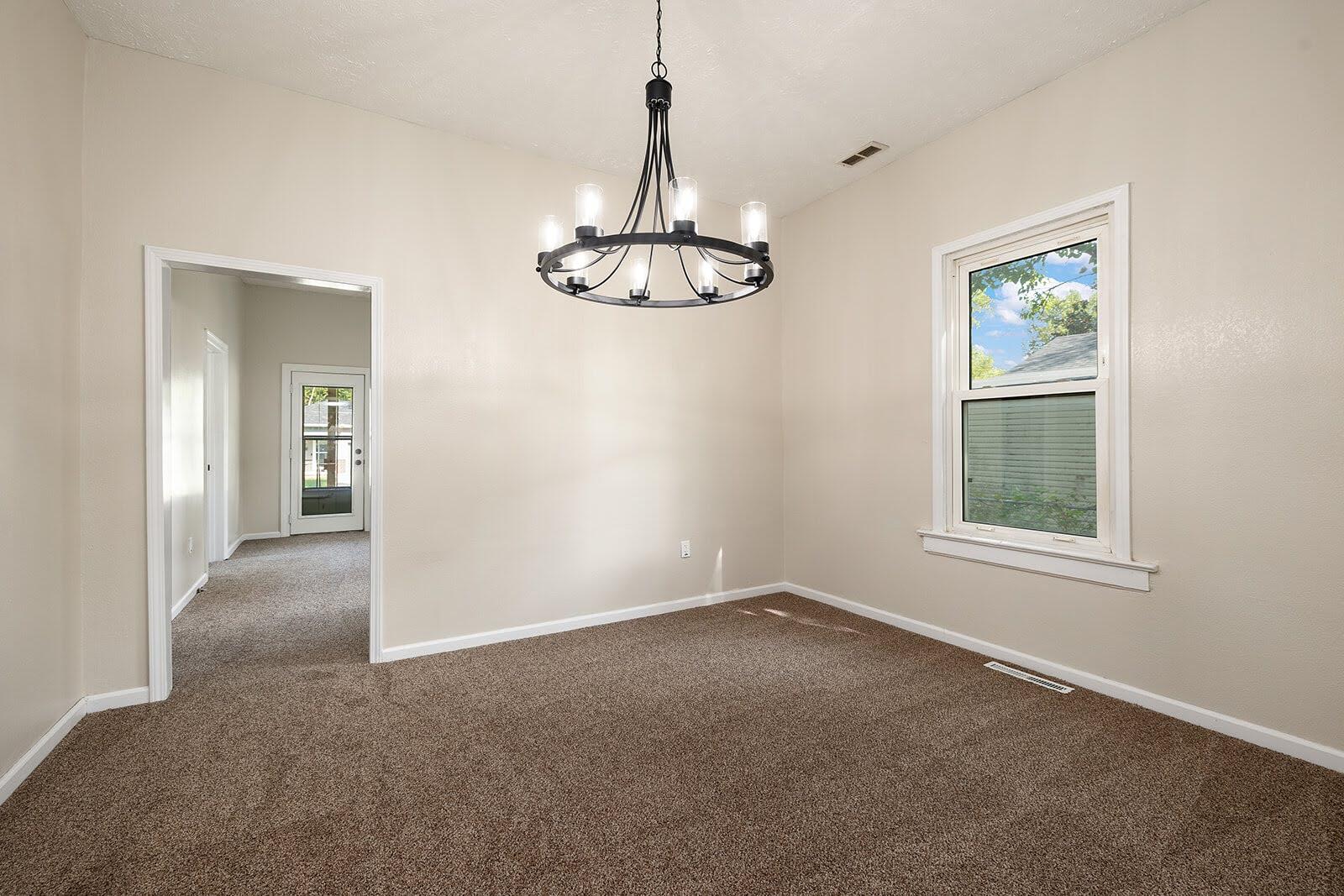 1217 North Forest Avenue Property Photo 27