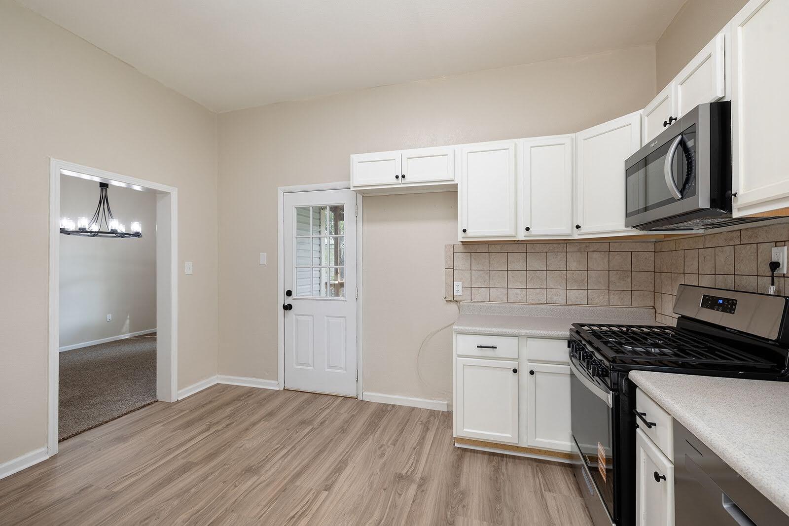 1217 North Forest Avenue Property Photo 29