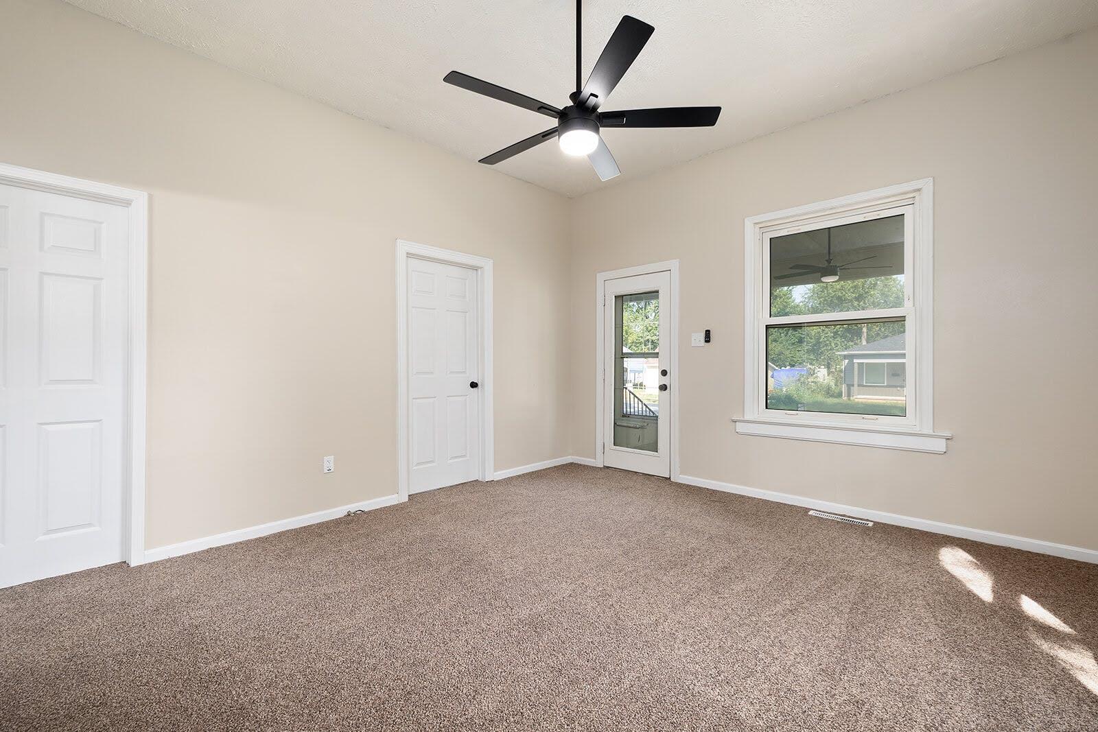 1217 North Forest Avenue Property Photo 31