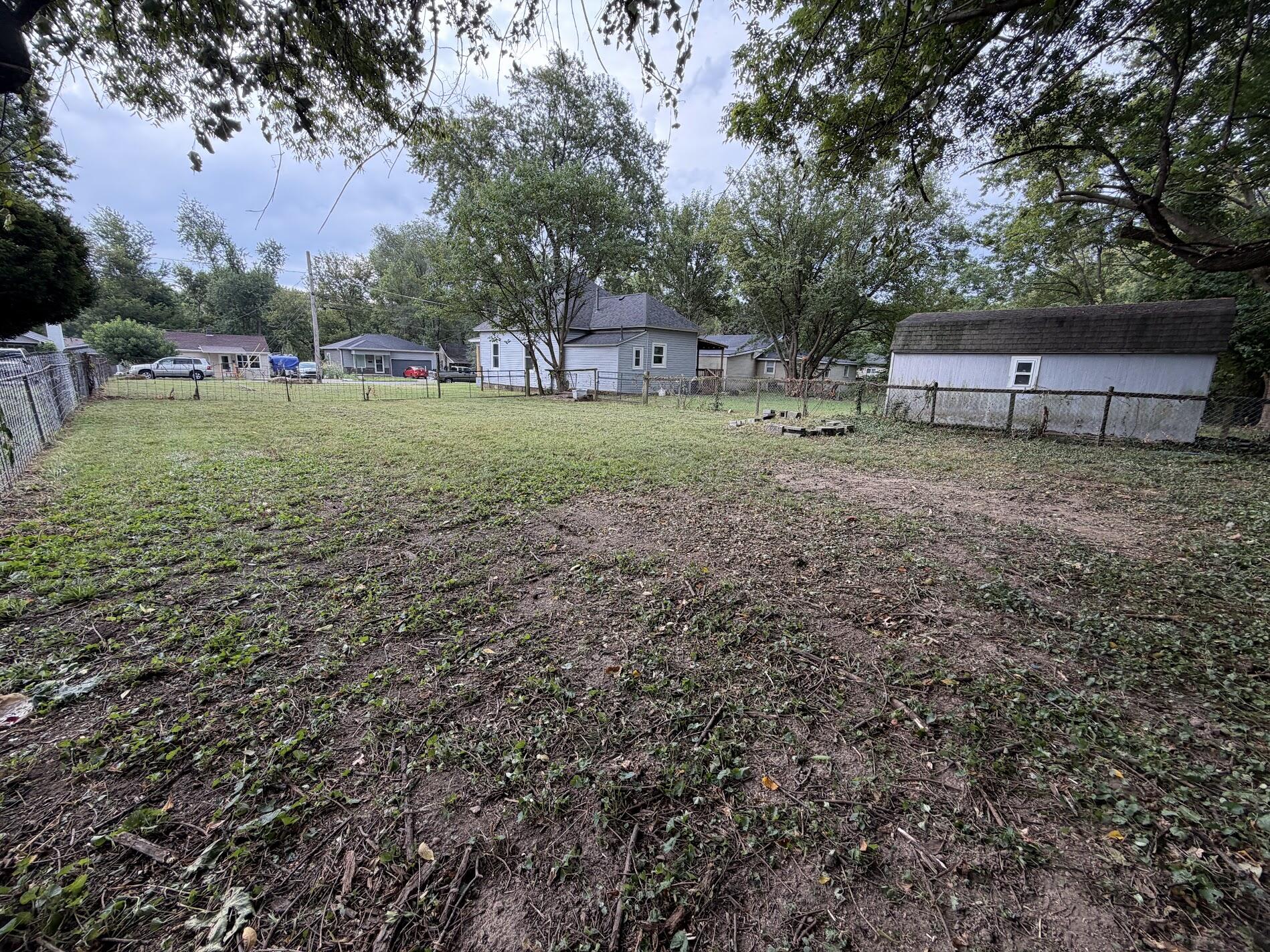 1223 North Forest Avenue Property Photo 5