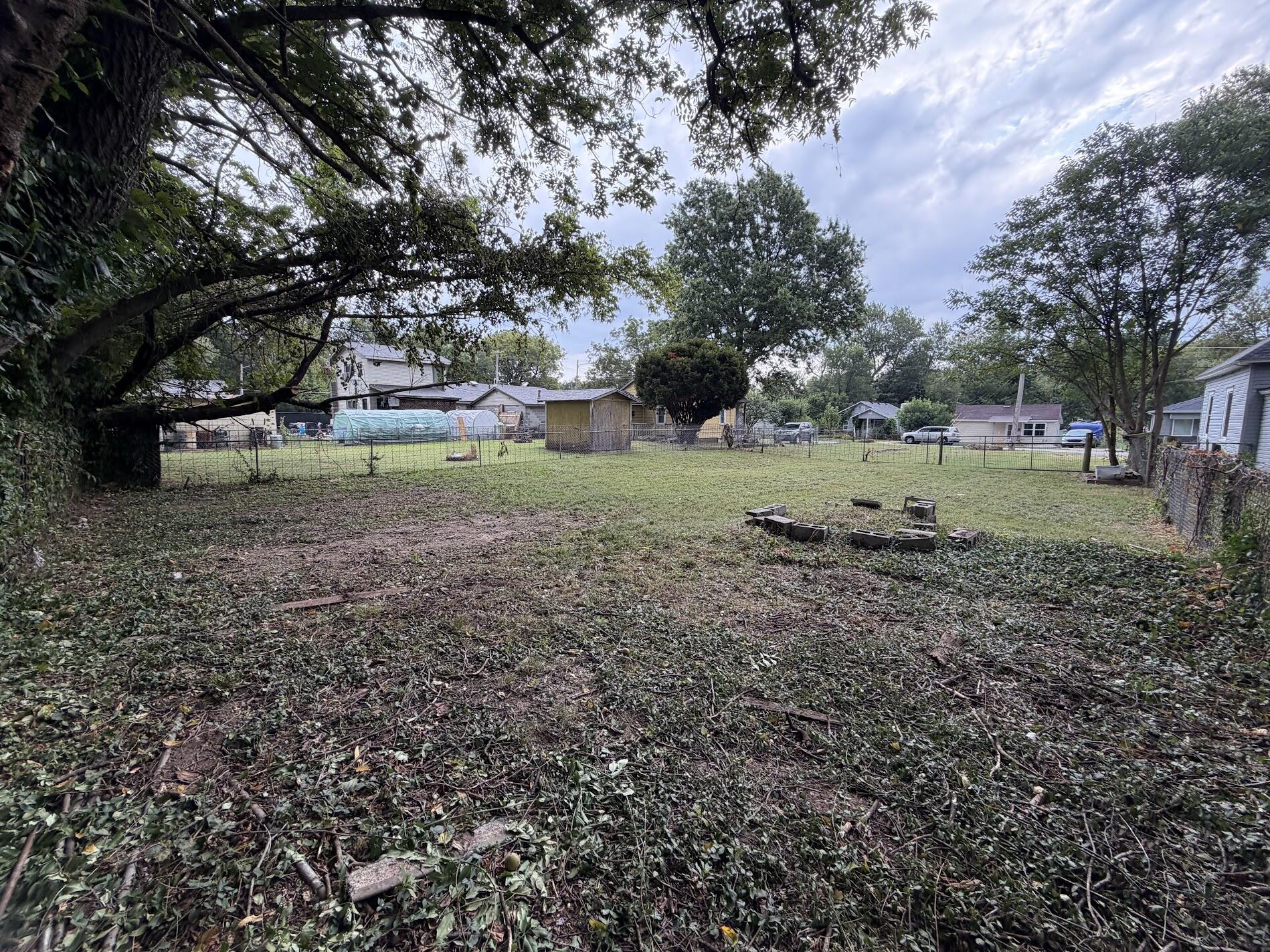 1223 North Forest Avenue Property Photo 6