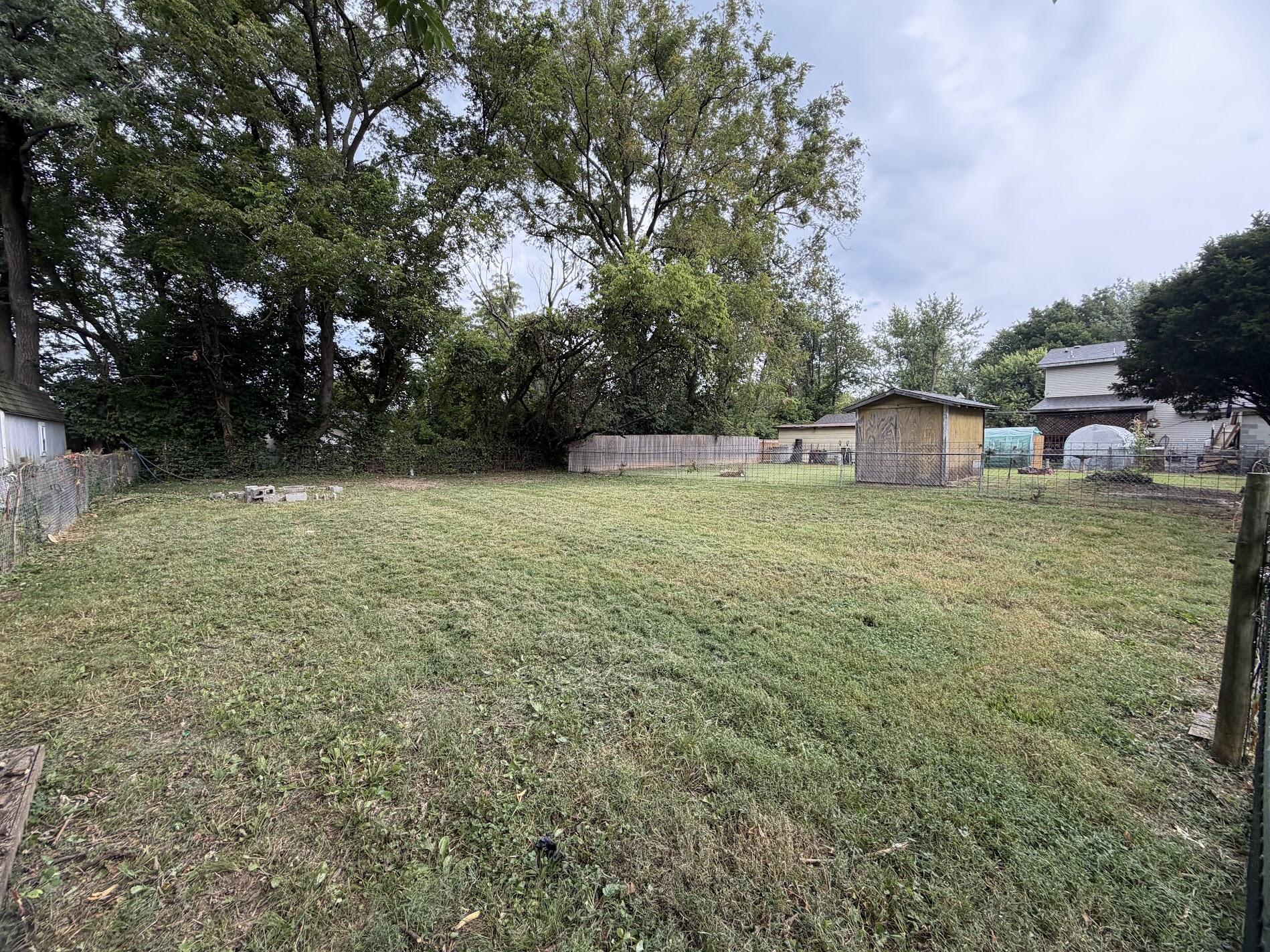 1223 North Forest Avenue Property Photo 7