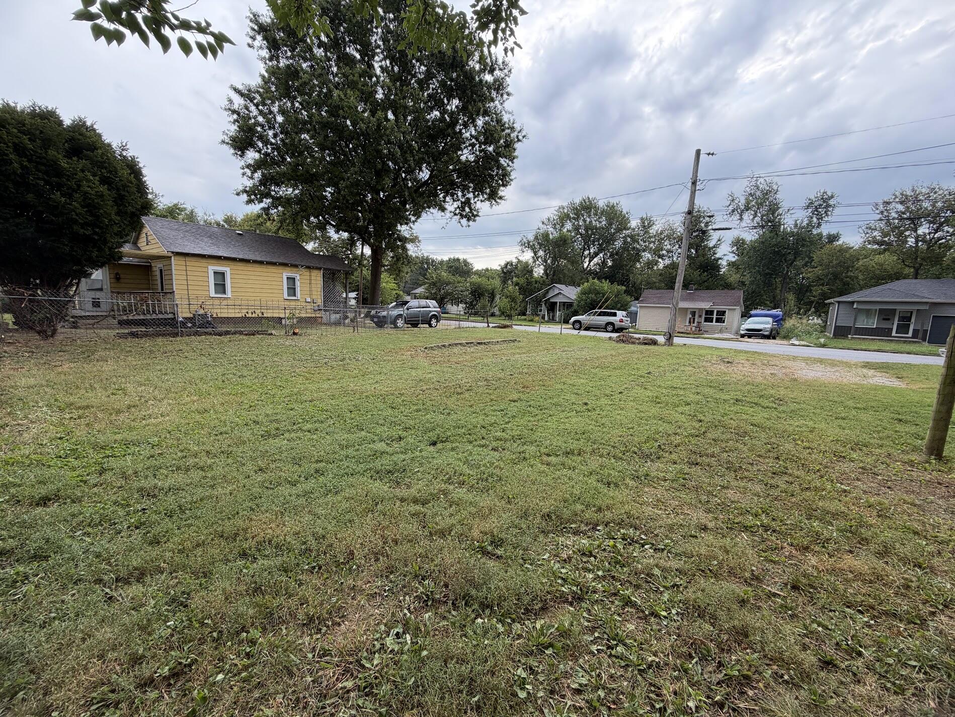 1223 North Forest Avenue Property Photo 8