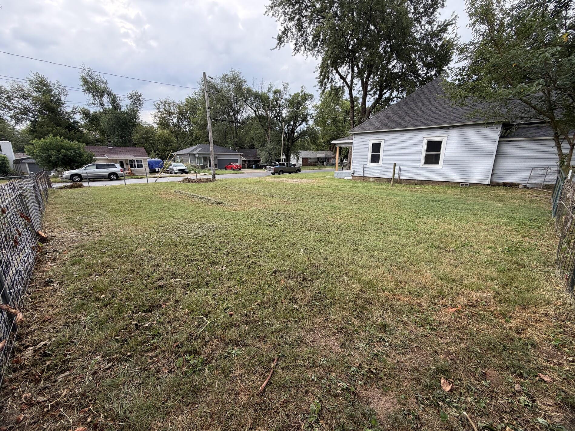 1223 North Forest Avenue Property Photo 10