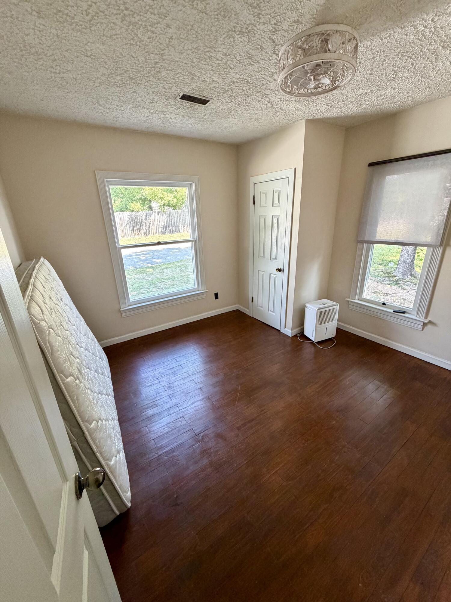 611 Spruce Street Property Photo 8