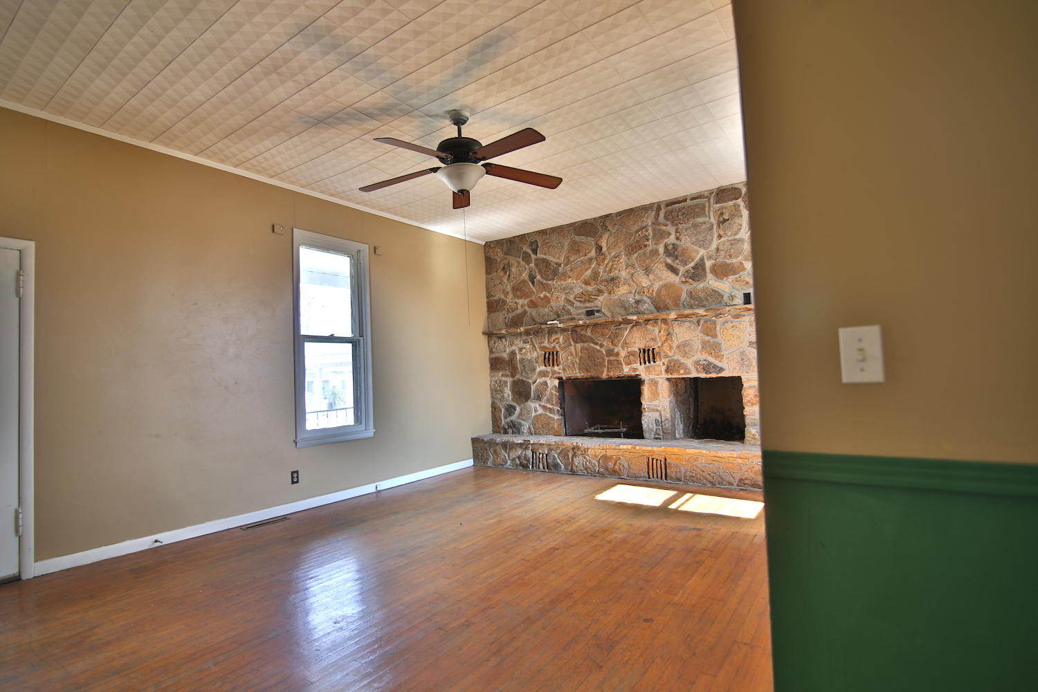 213 Arch Street Property Photo 6