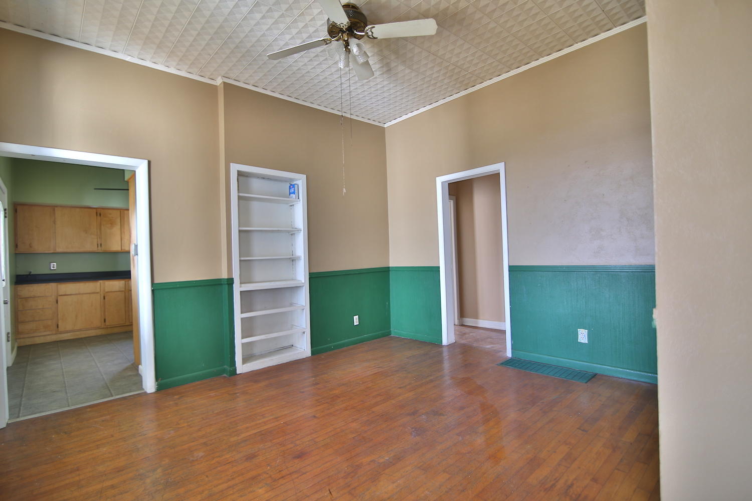 213 Arch Street Property Photo 10