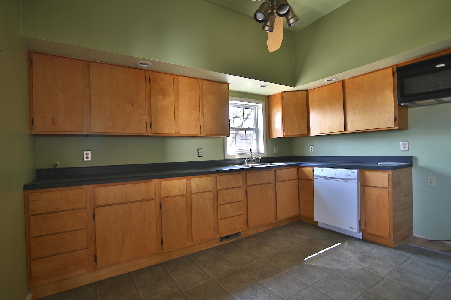 213 Arch Street Property Photo 11