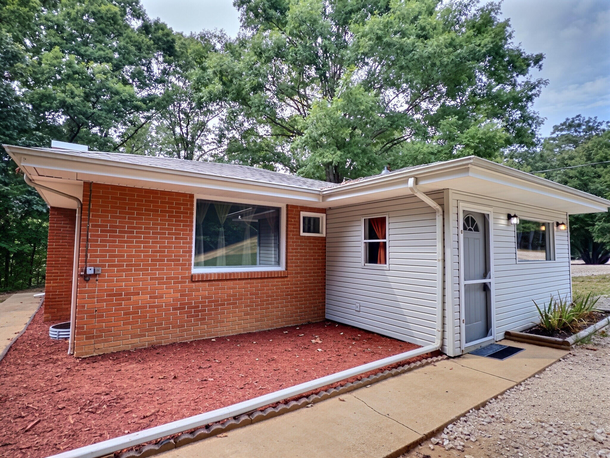 1643 Highway 160 Property Photo 1
