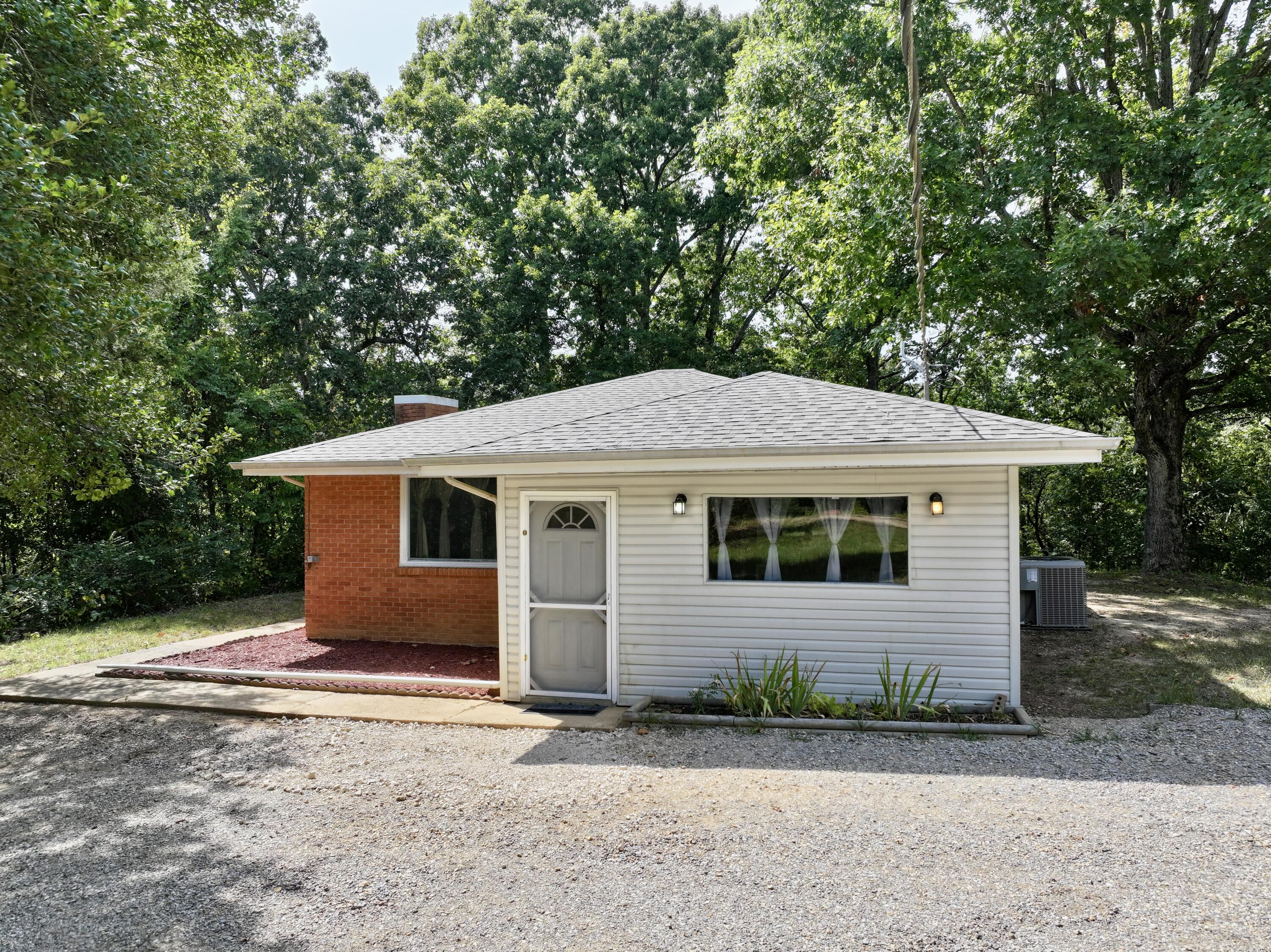 1643 Highway 160 Property Photo 5