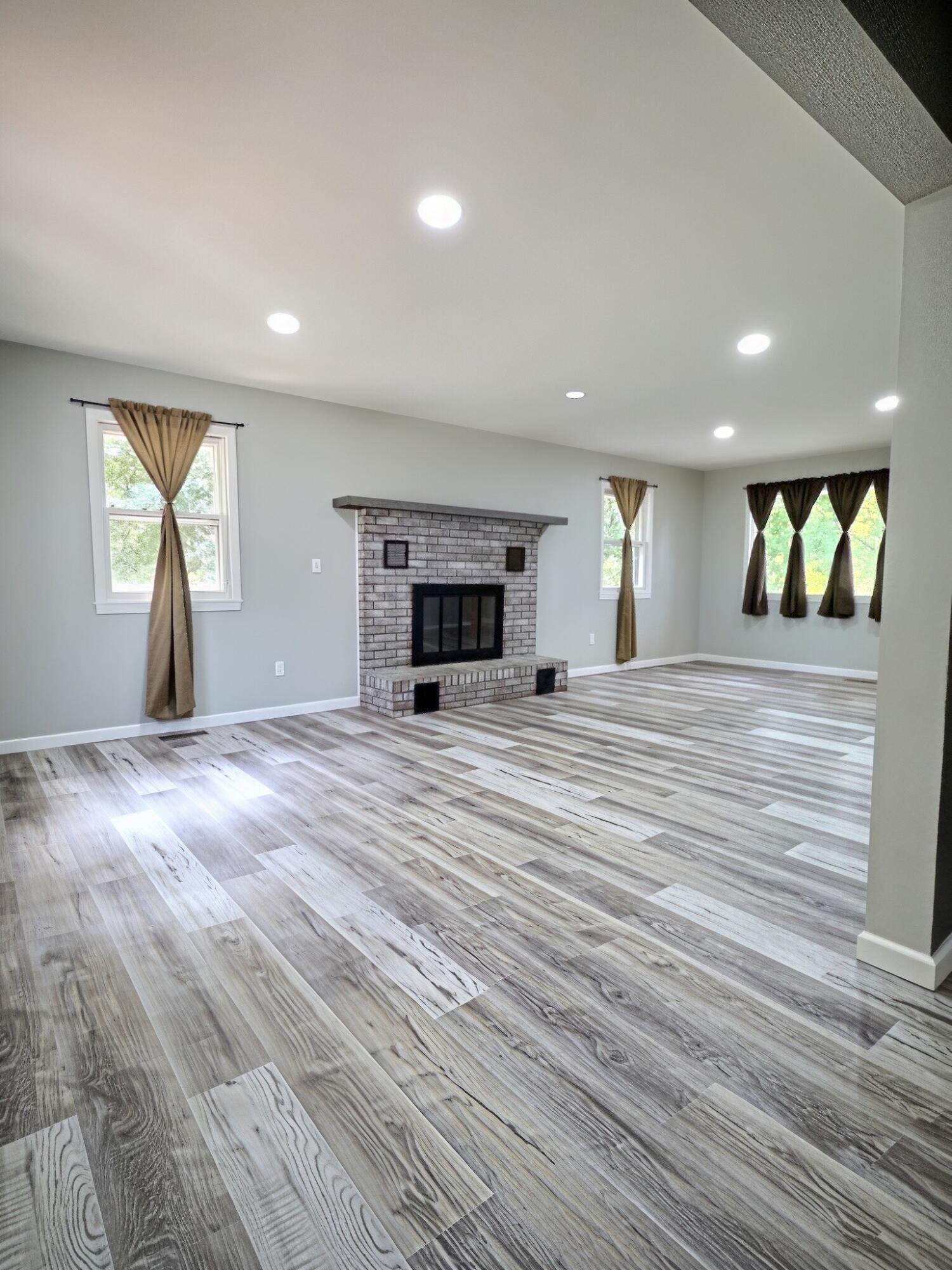 1643 Highway 160 Property Photo 8