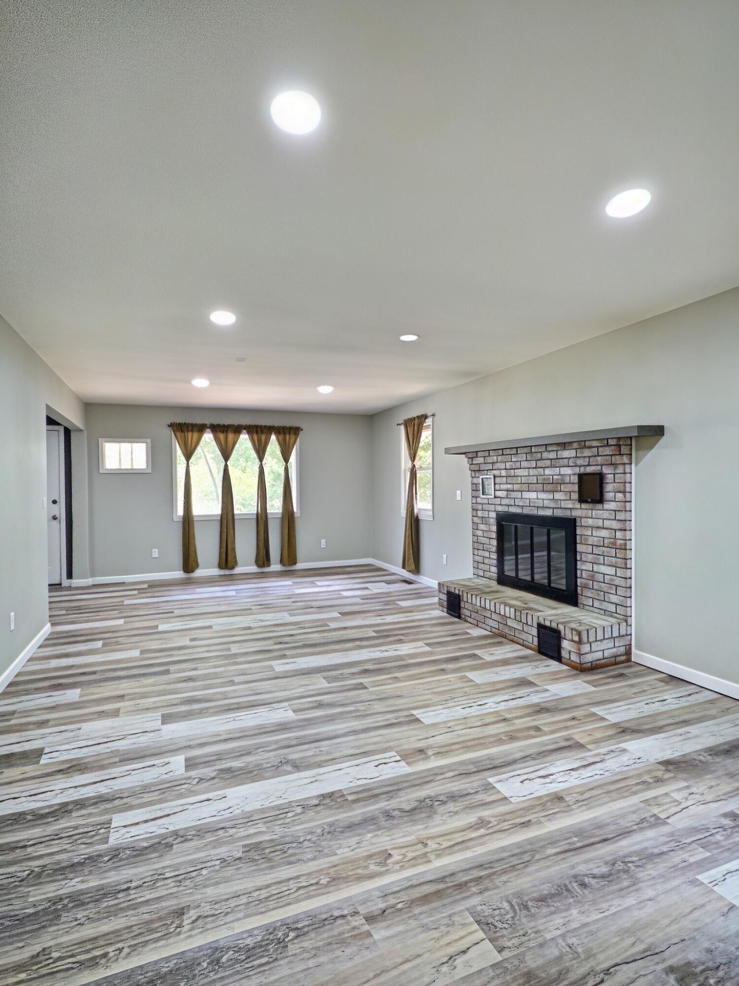 1643 Highway 160 Property Photo 9