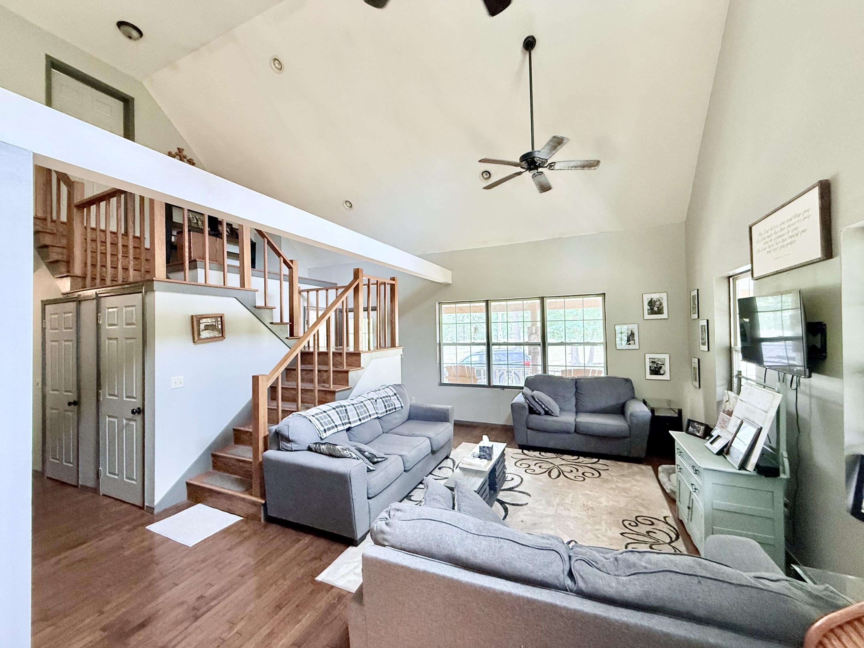 8083 Illinois Road Property Photo 4