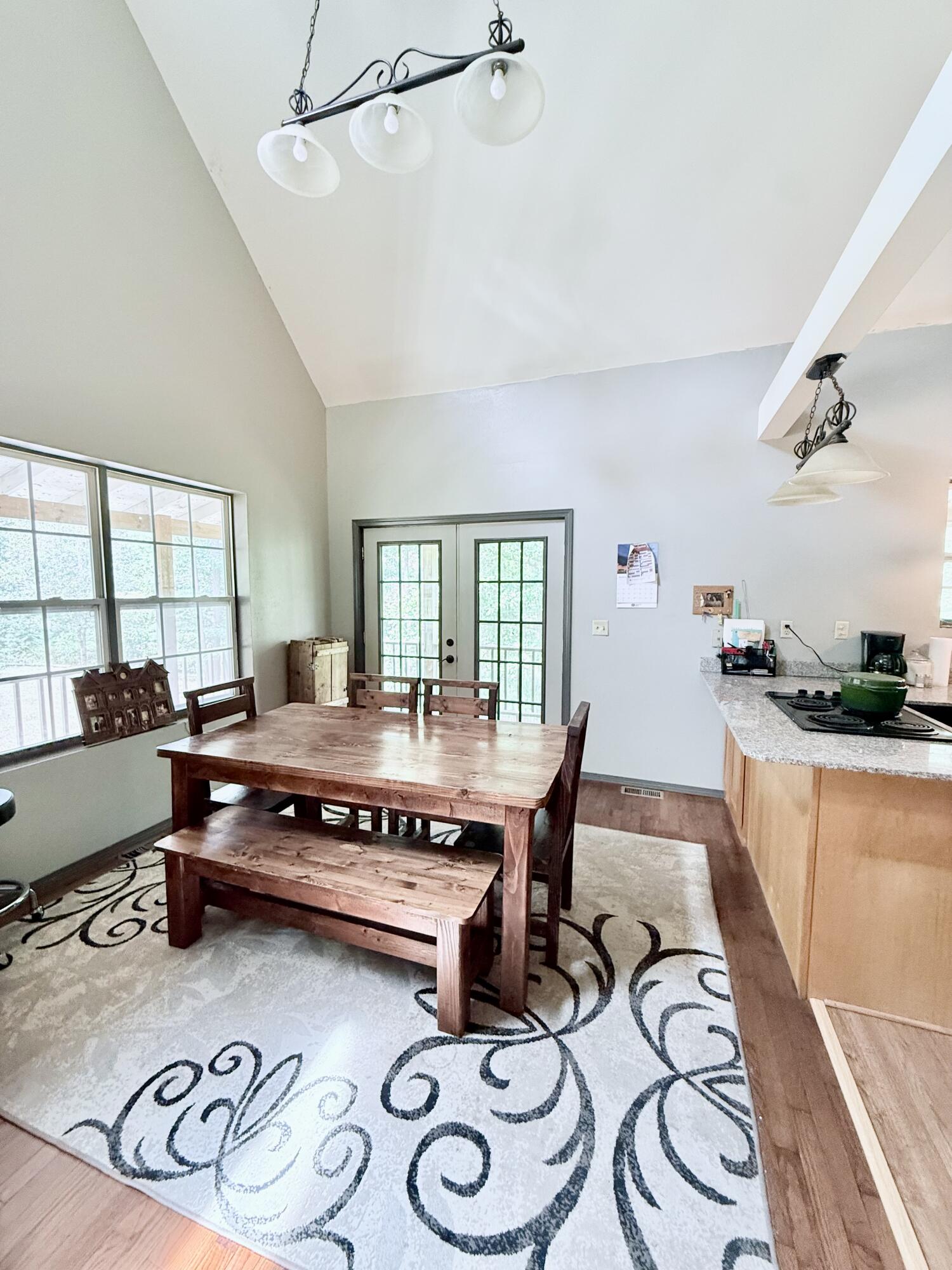 8083 Illinois Road Property Photo 14