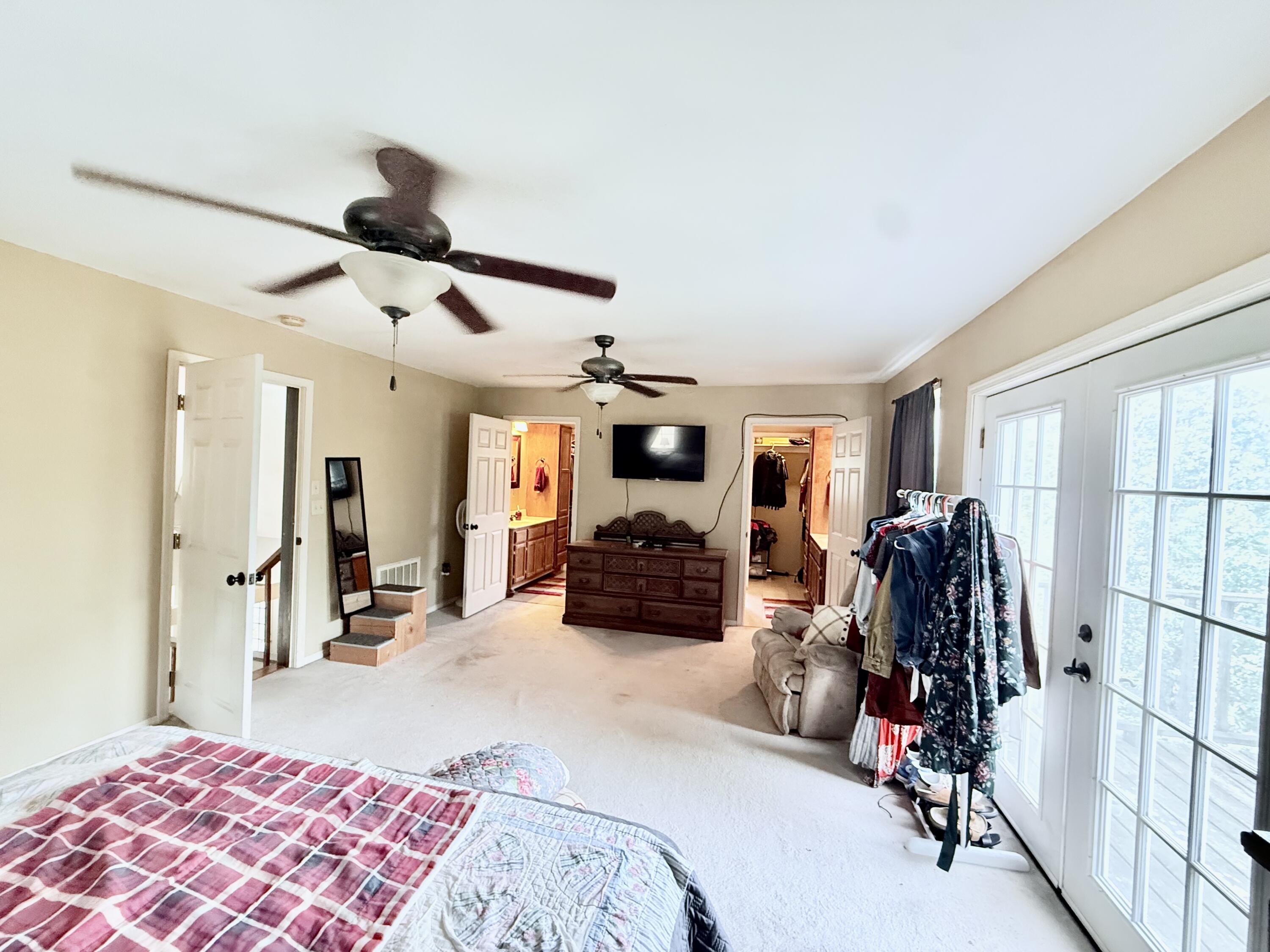 8083 Illinois Road Property Photo 15