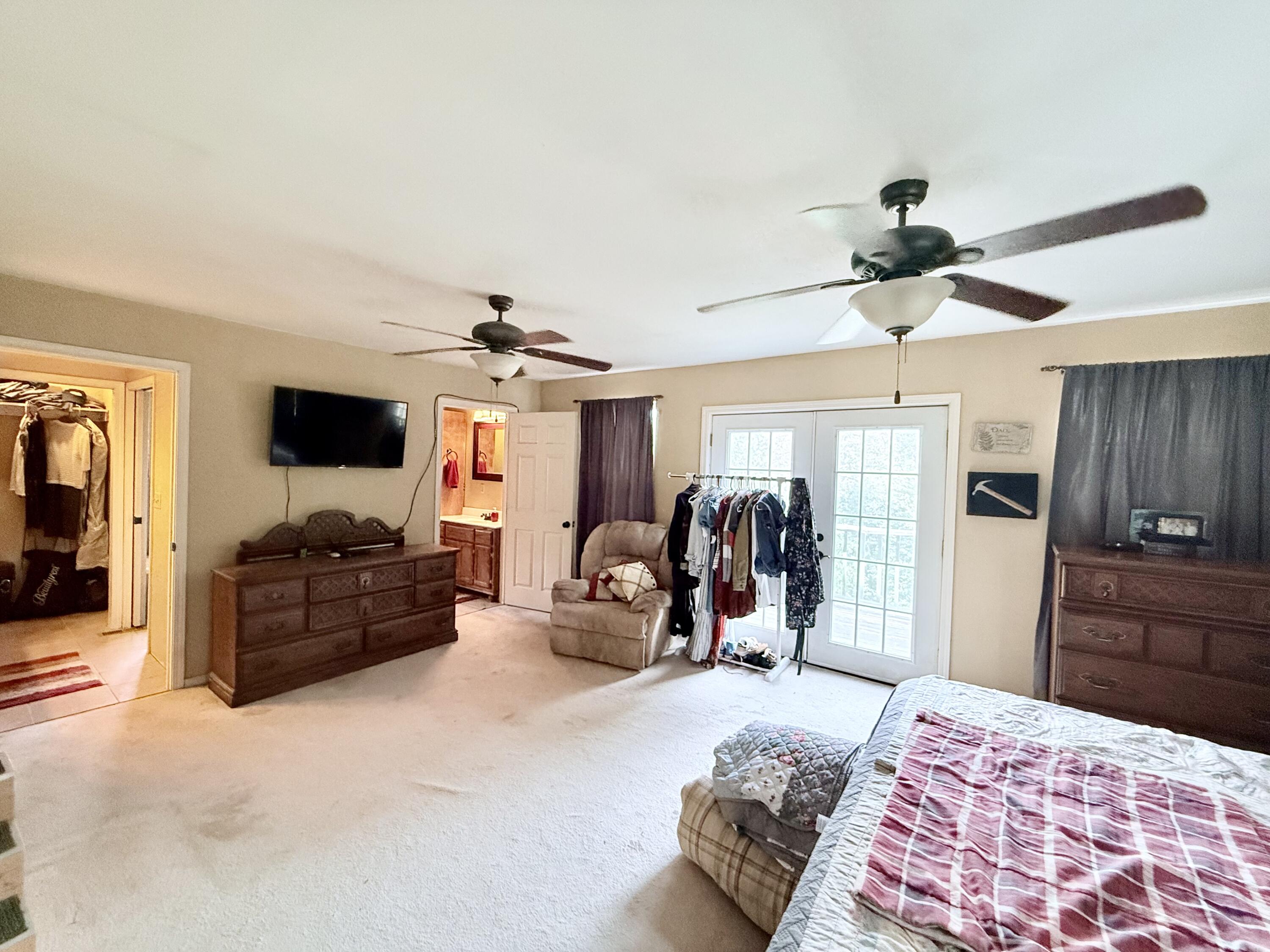 8083 Illinois Road Property Photo 16