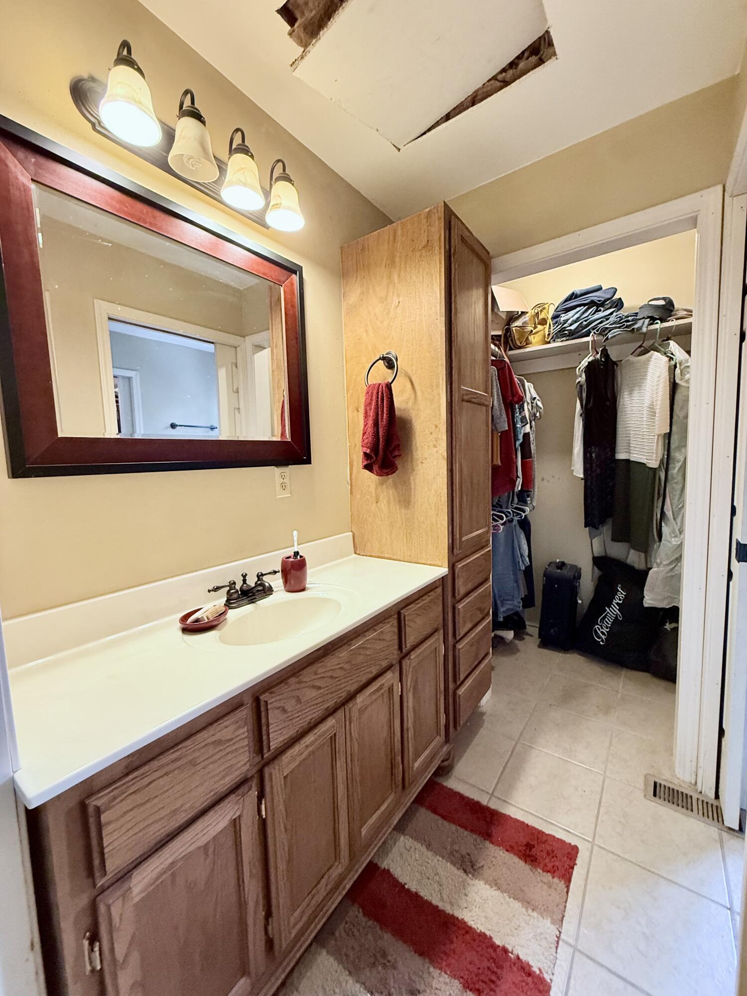 8083 Illinois Road Property Photo 21