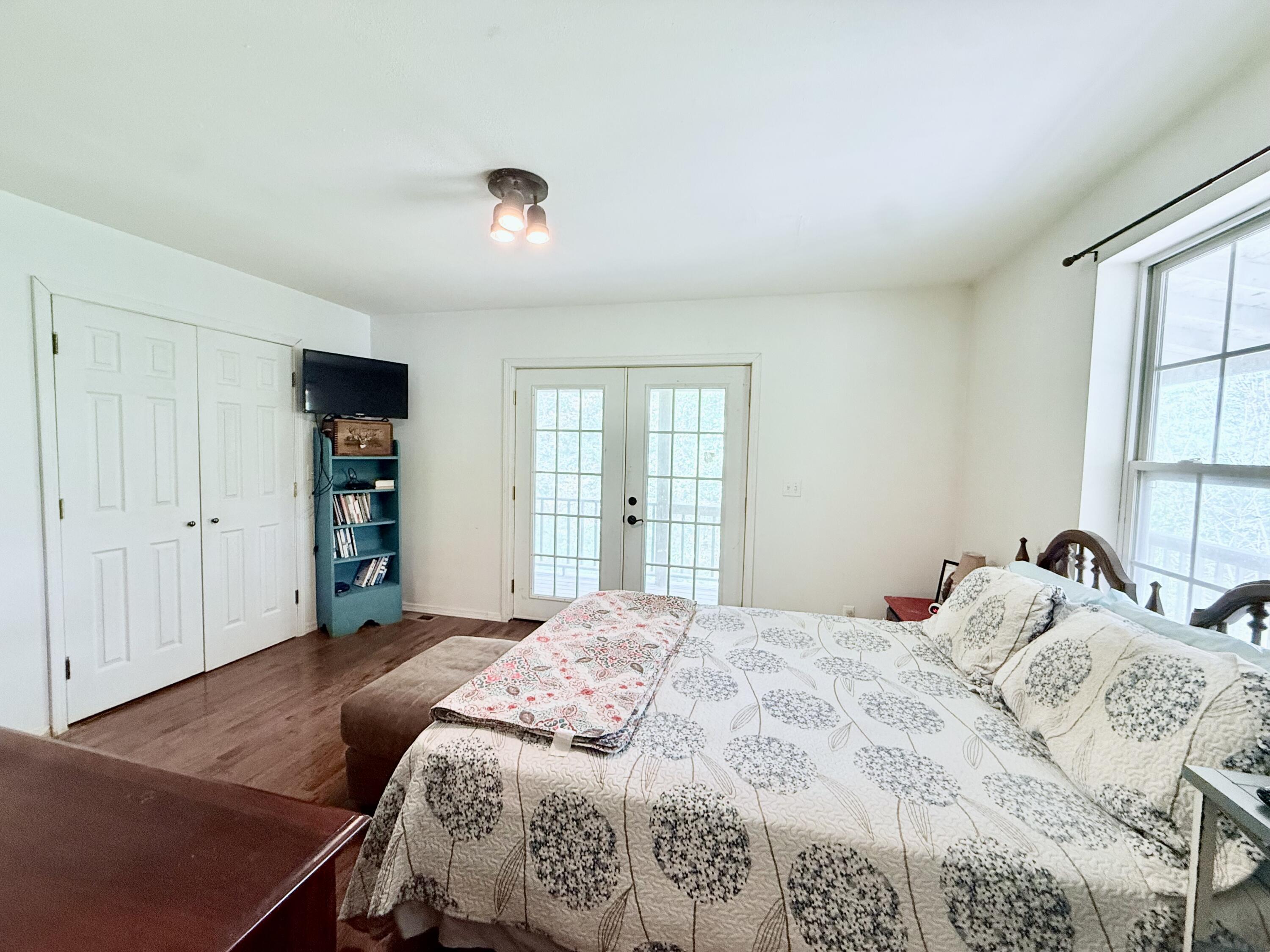 8083 Illinois Road Property Photo 29