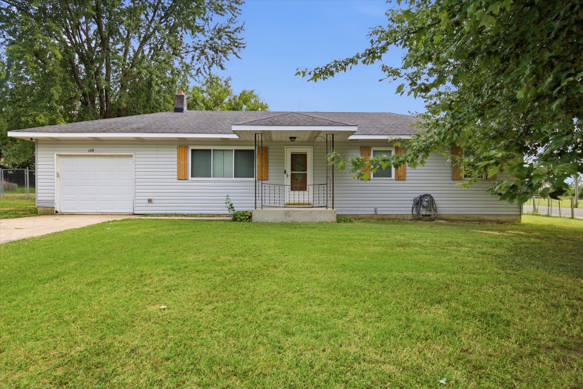 128 Wilson Way Property Photo 2