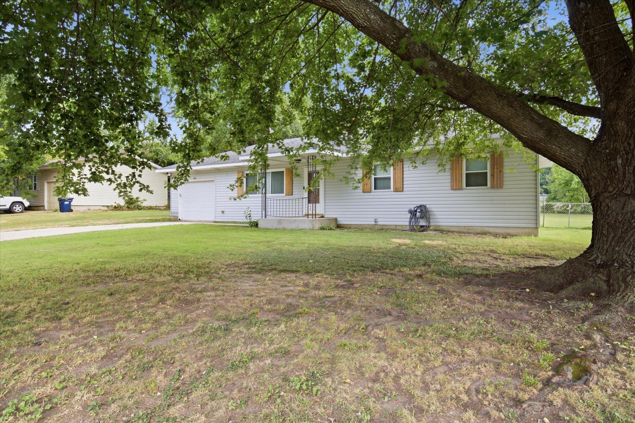 128 Wilson Way Property Photo 3