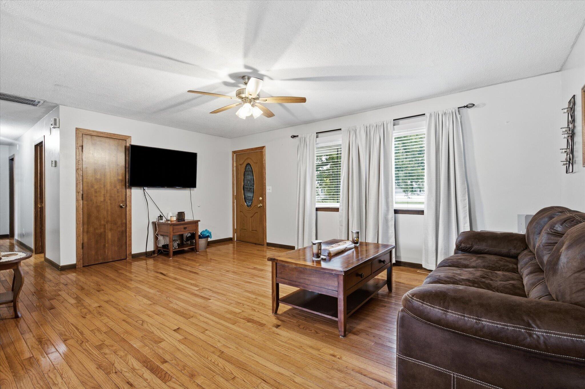128 Wilson Way Property Photo 7