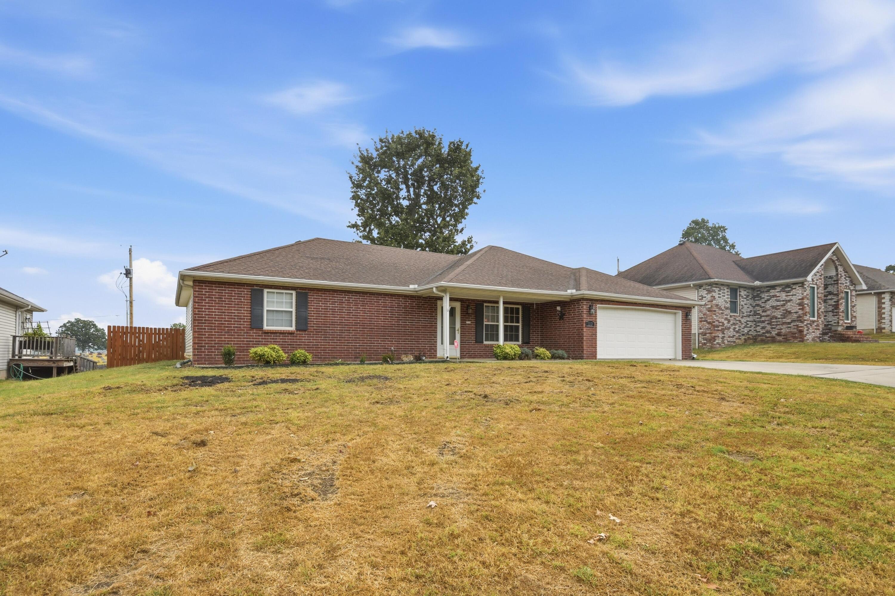 1317 Fox Ridge Lane Property Photo 4