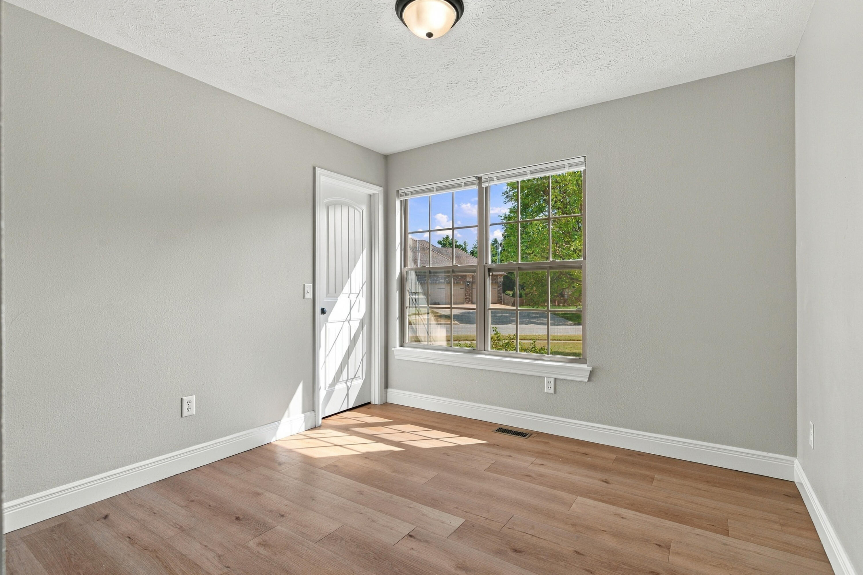 1935 North Pavilion Place Property Photo 24
