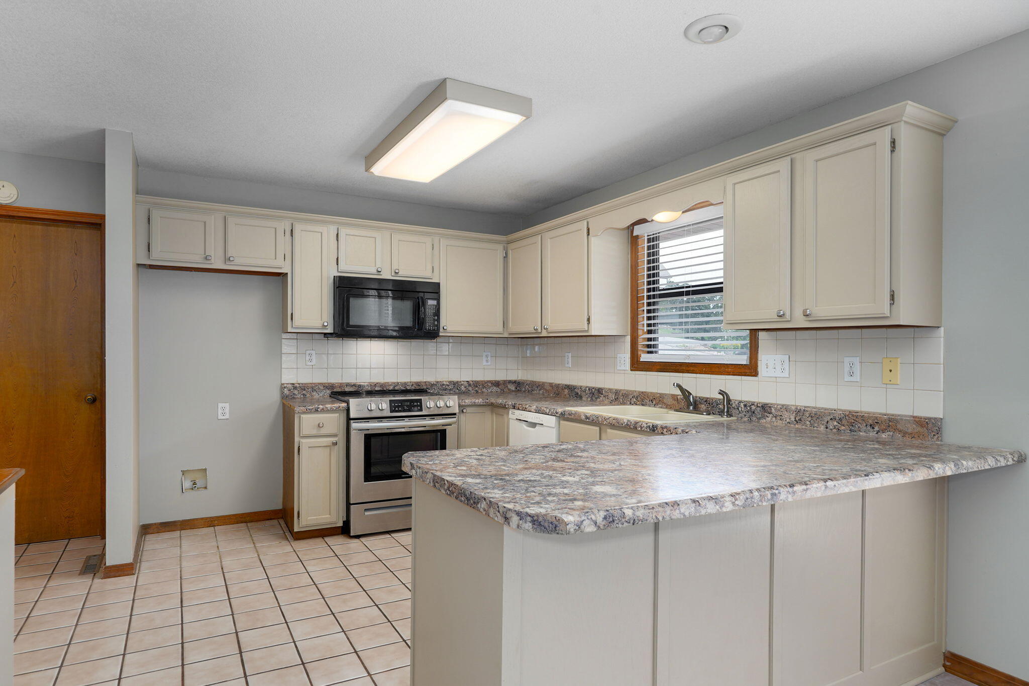 50 Irish Hills Boulevard Property Photo 6