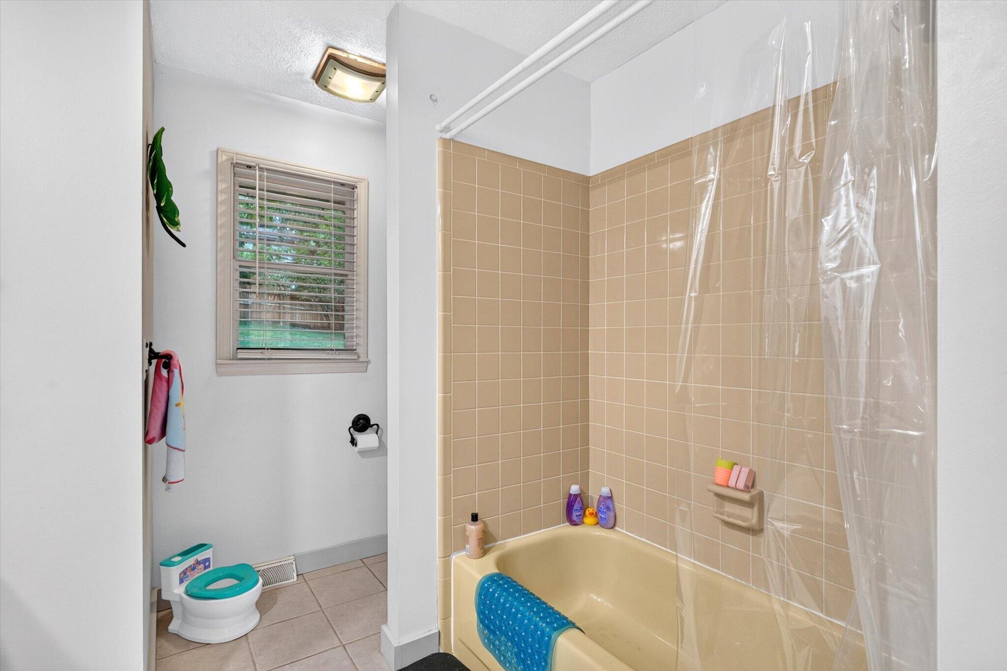 1200 East Summerhill Street Property Photo 21