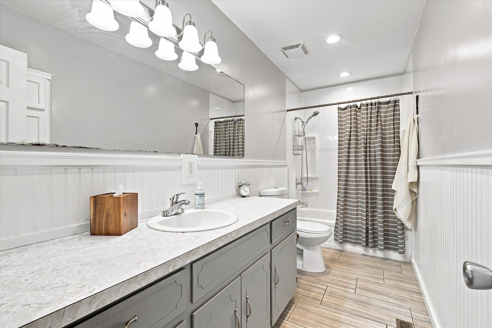 3552 South Ferguson Avenue Property Photo 14