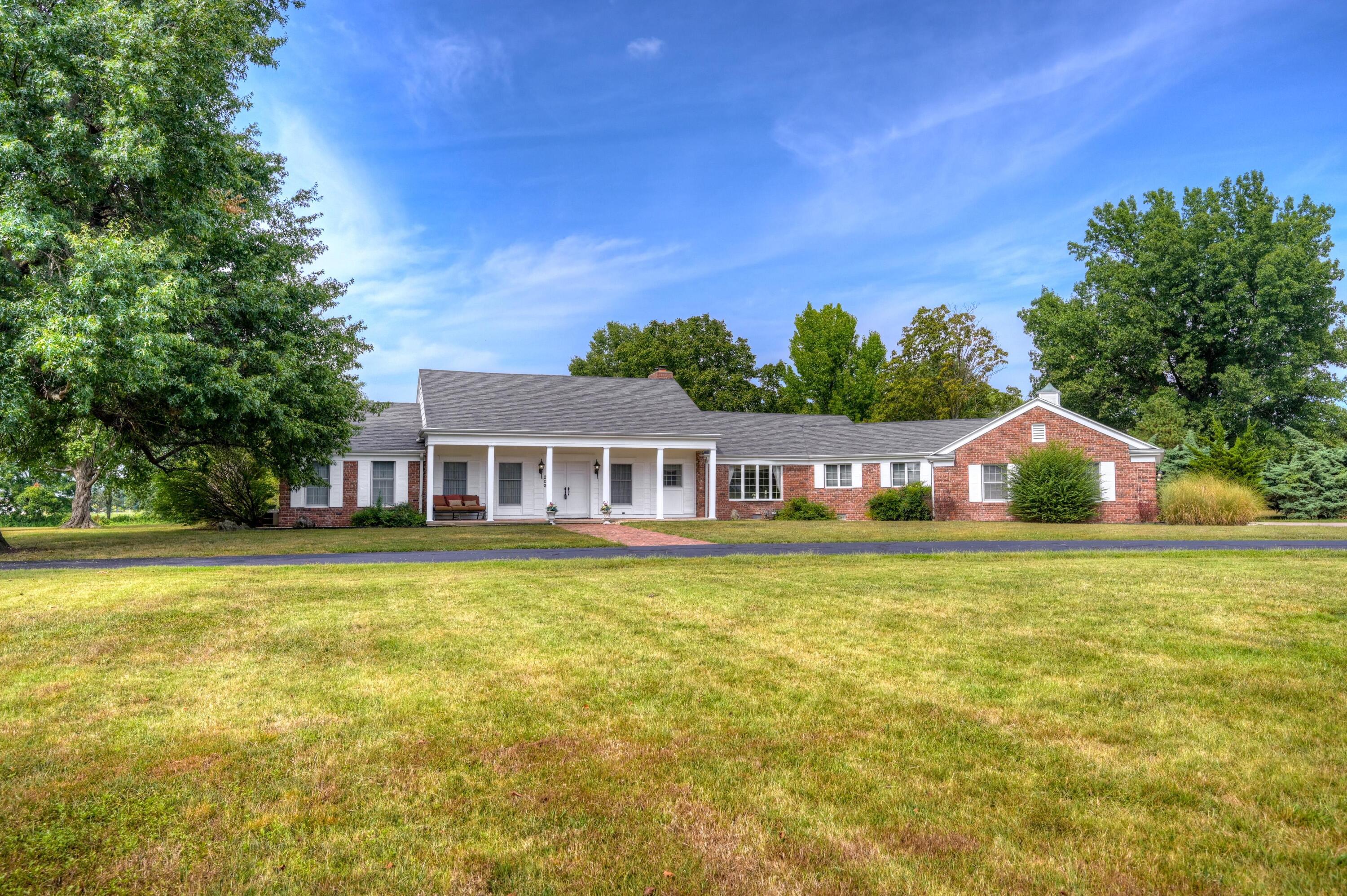 202 Gardner Drive Property Photo 4