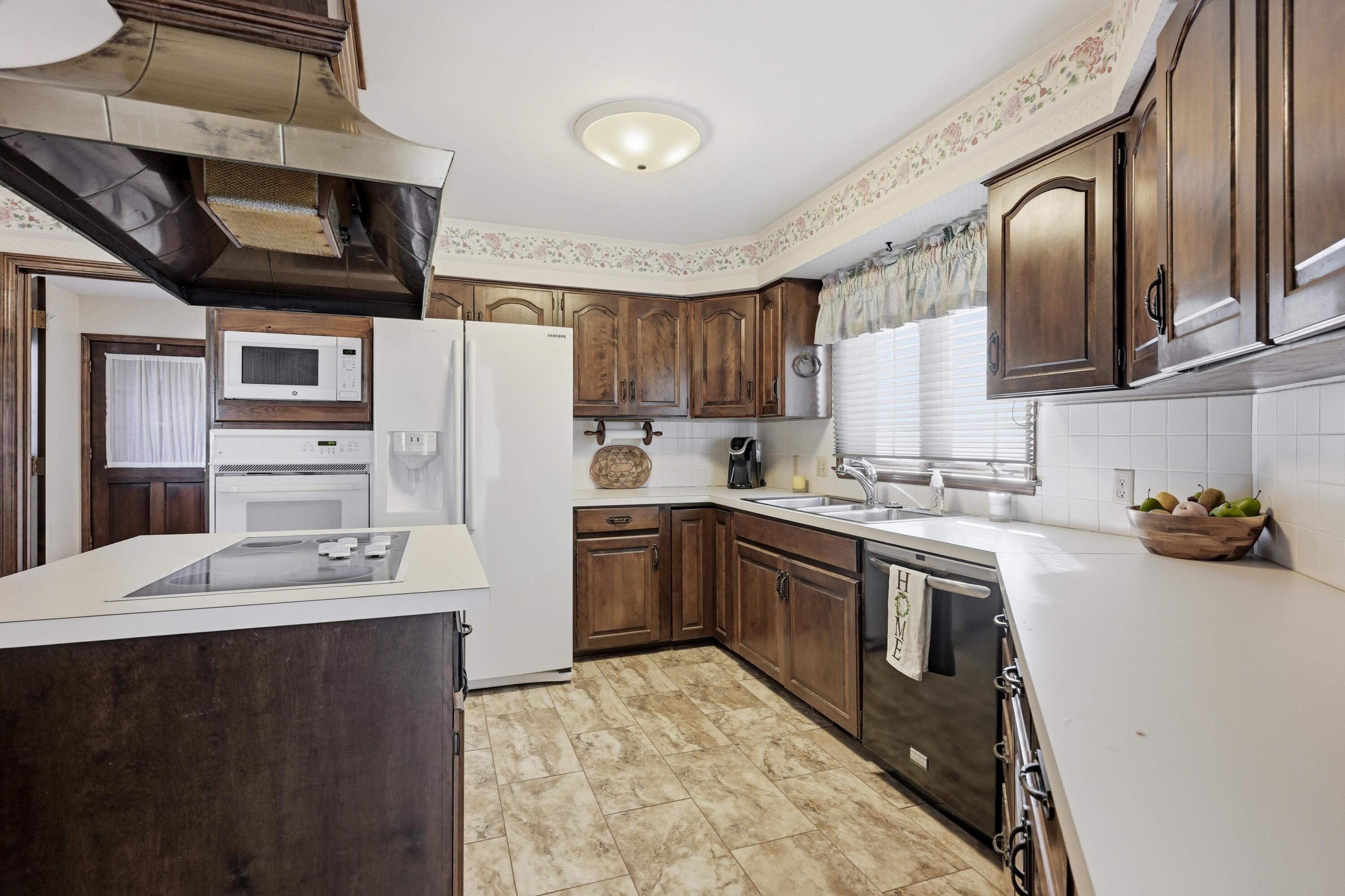202 Gardner Drive Property Photo 21