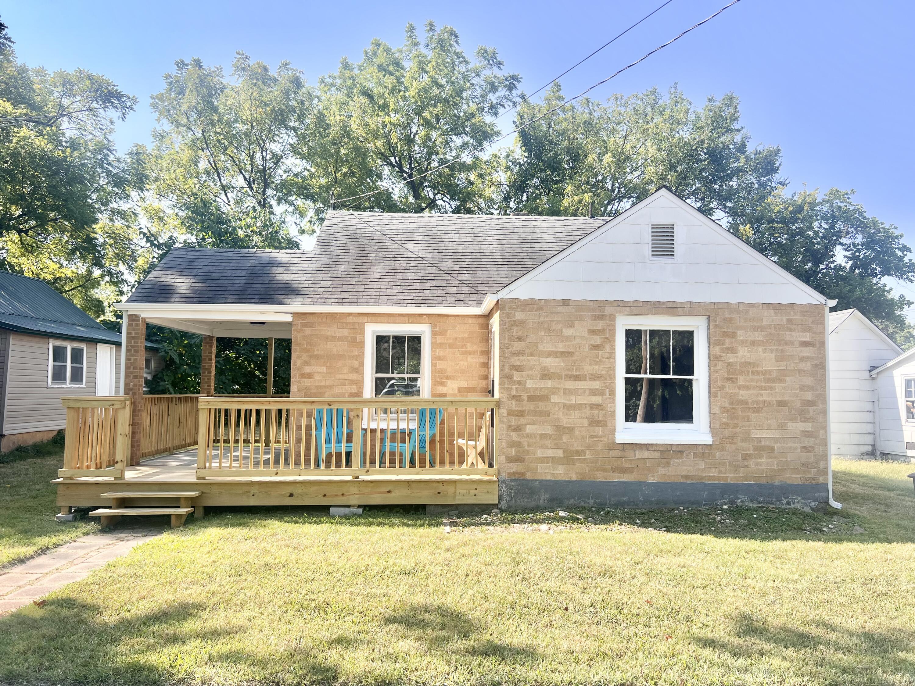 1010 West Cass Avenue Property Photo 2