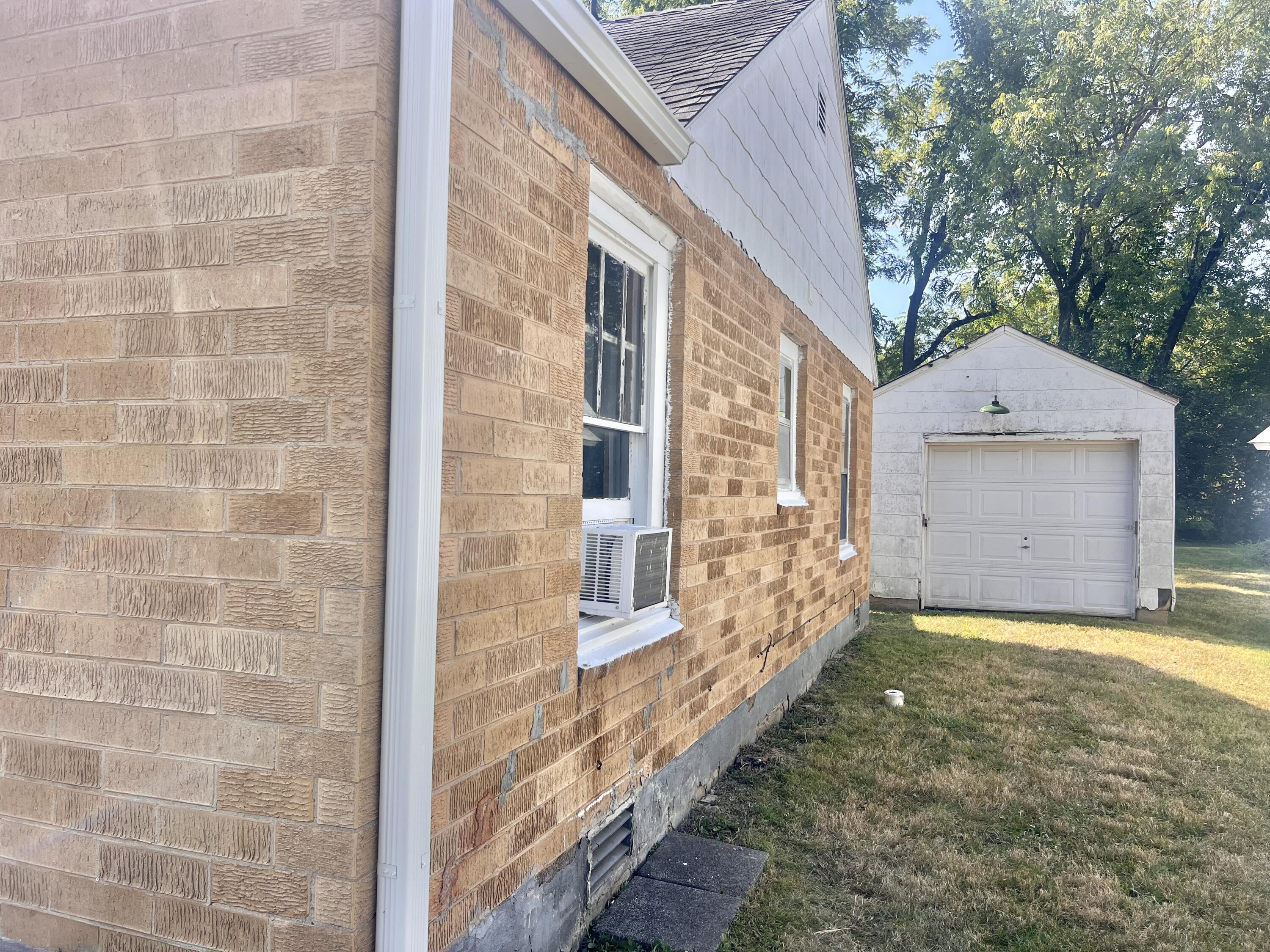 1010 West Cass Avenue Property Photo 3