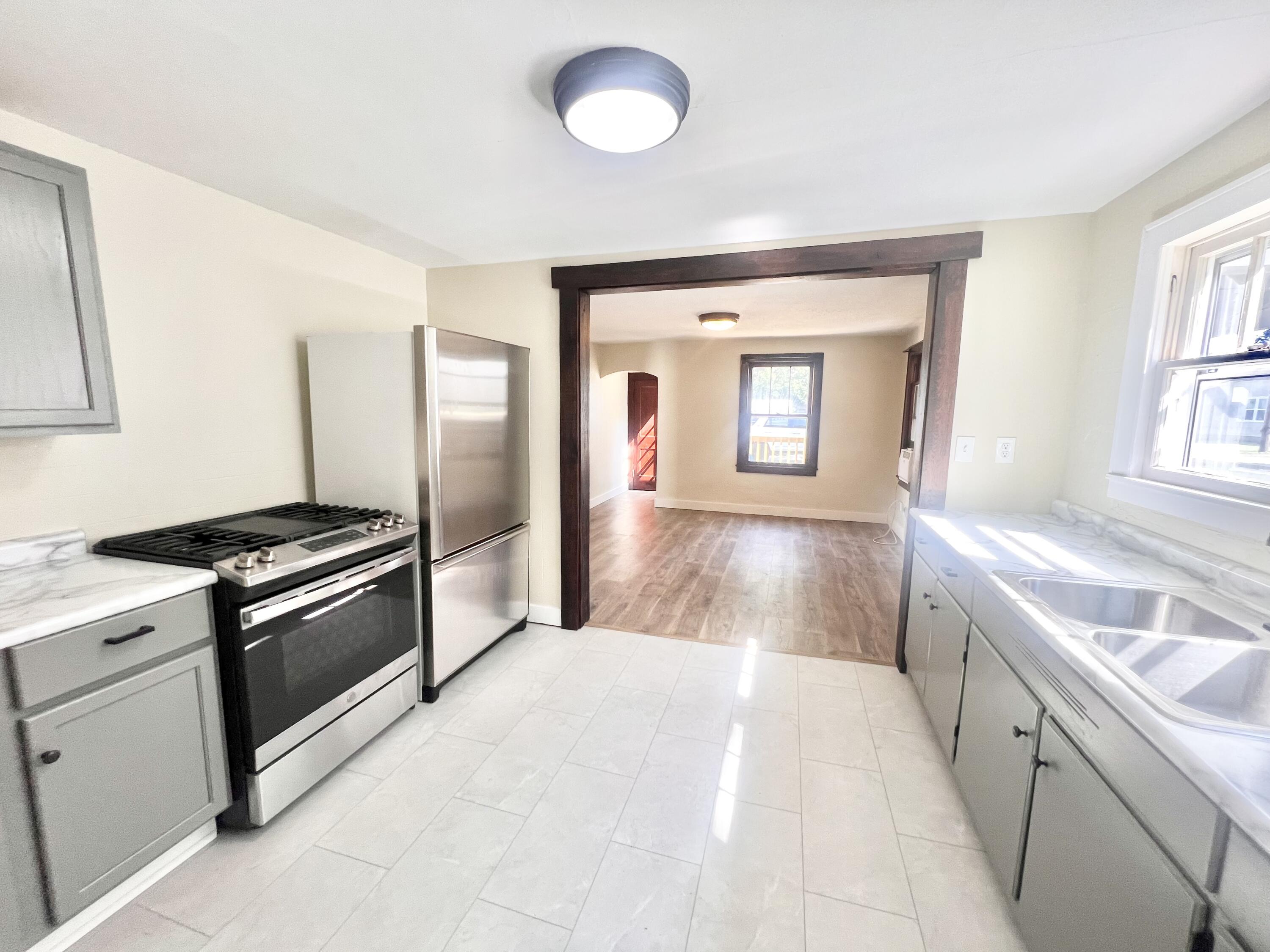 1010 West Cass Avenue Property Photo 14