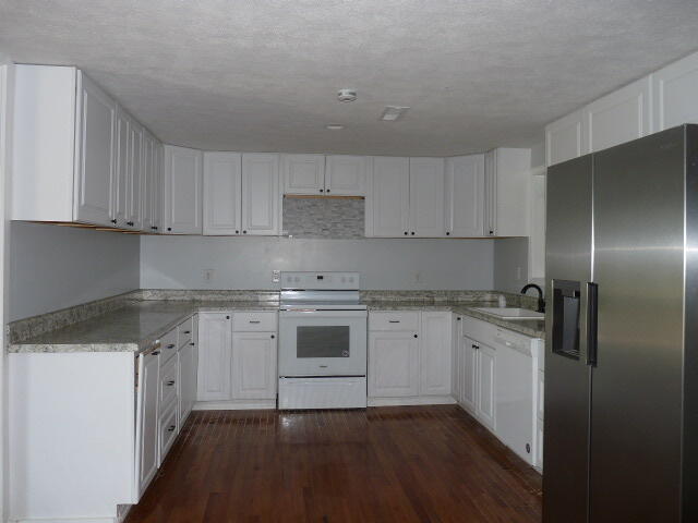418 County Road 521 Property Photo 12