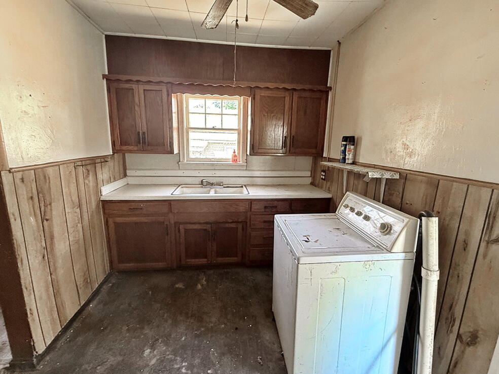 121 West Lafayette Street Property Photo 5