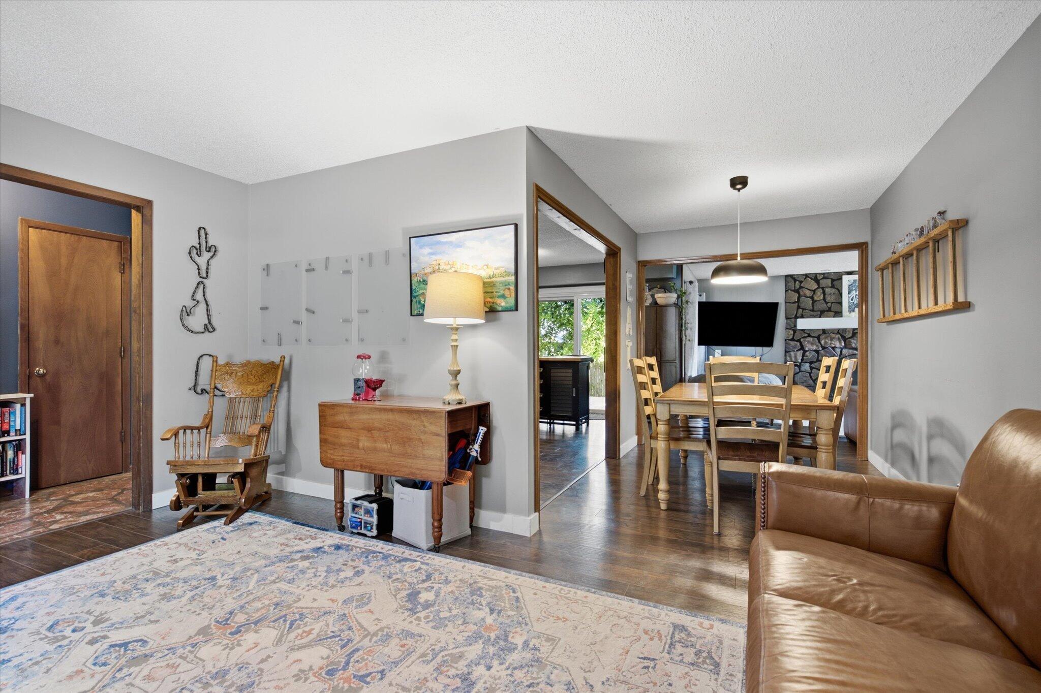 835 East Jewett Street Property Photo 8