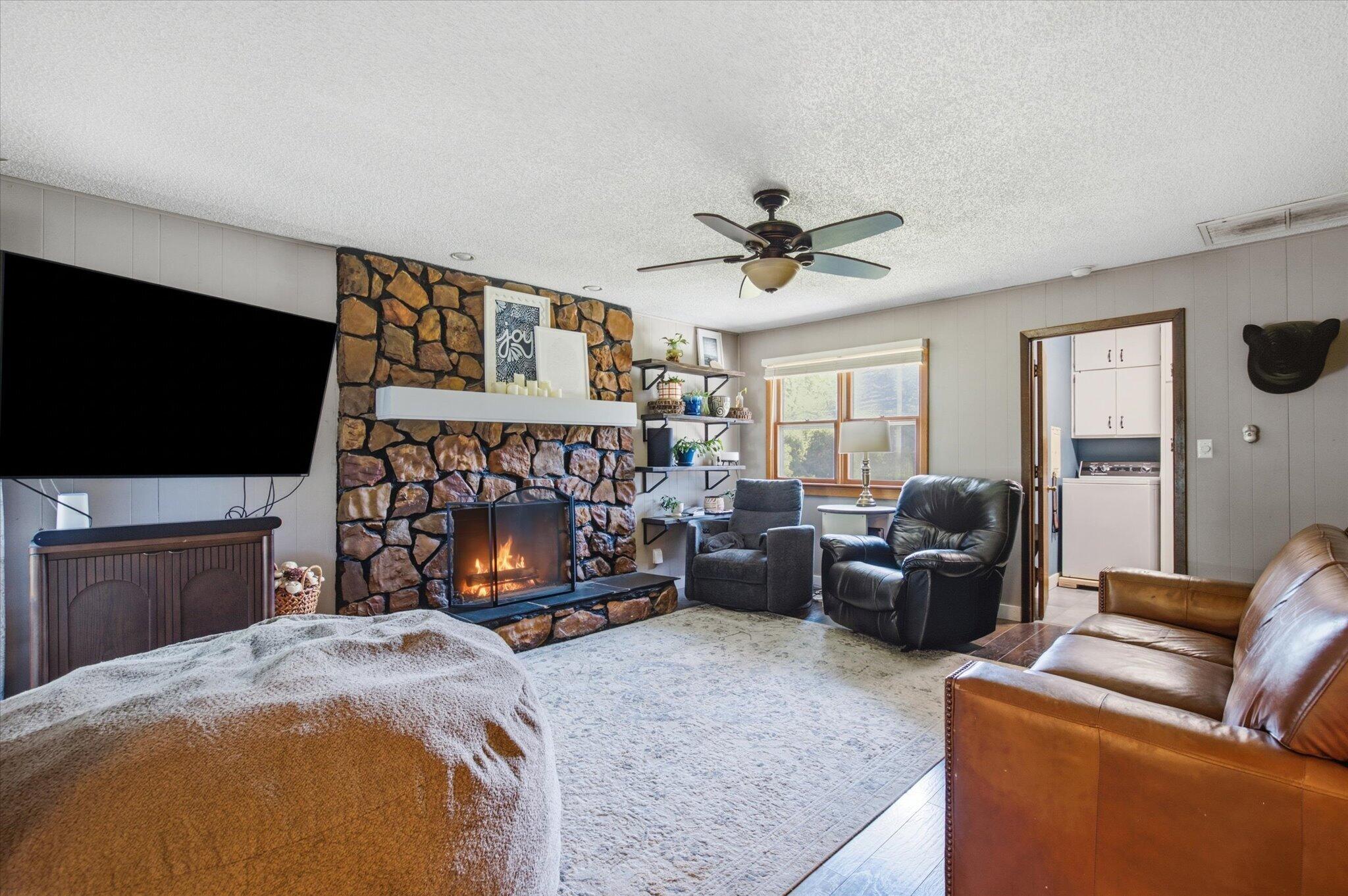 835 East Jewett Street Property Photo 15