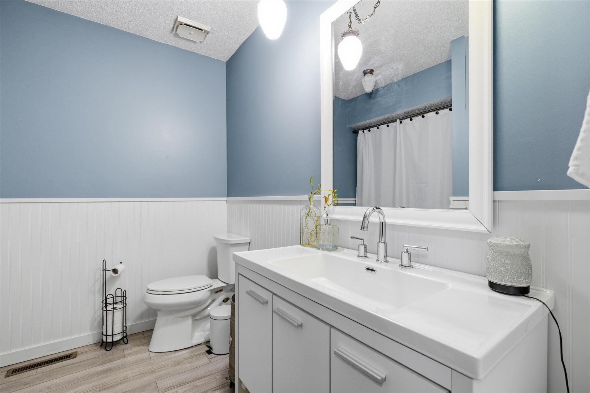 835 East Jewett Street Property Photo 19