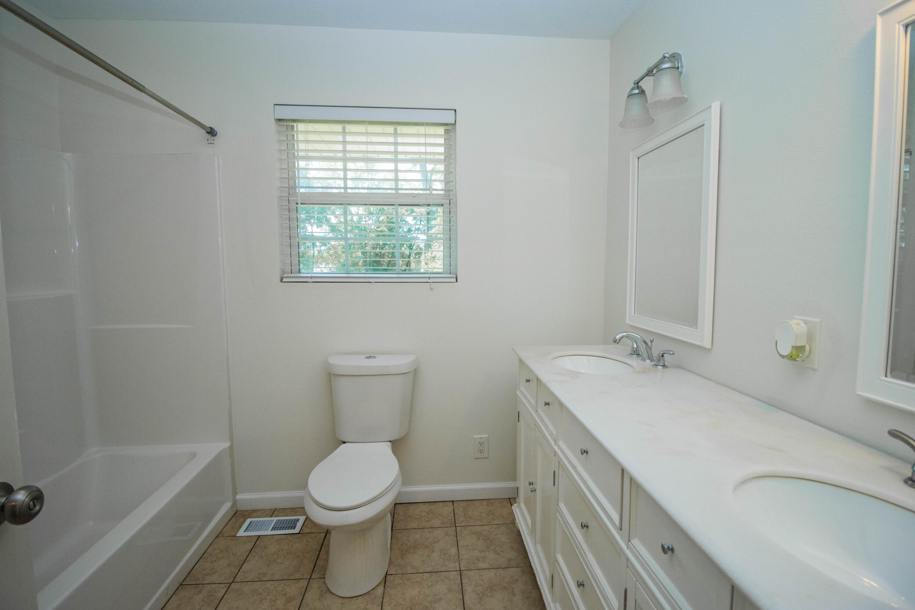 2541 Bunker Road West Property Photo 16