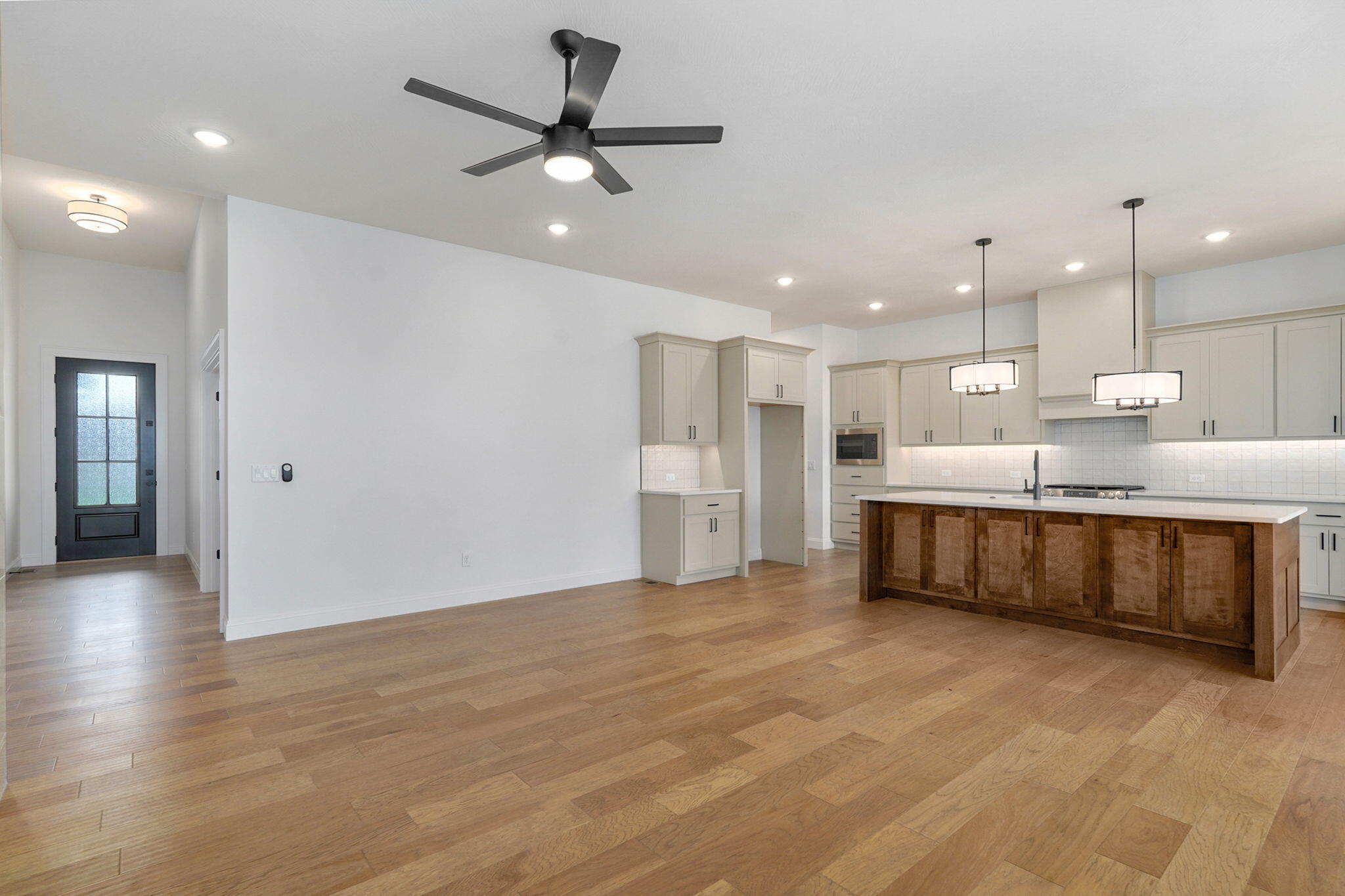 2124 North Sun Valley Drive Property Photo 11