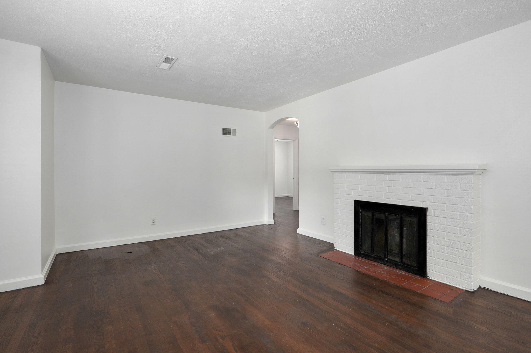 1518 South Kentwood Avenue Property Photo 4