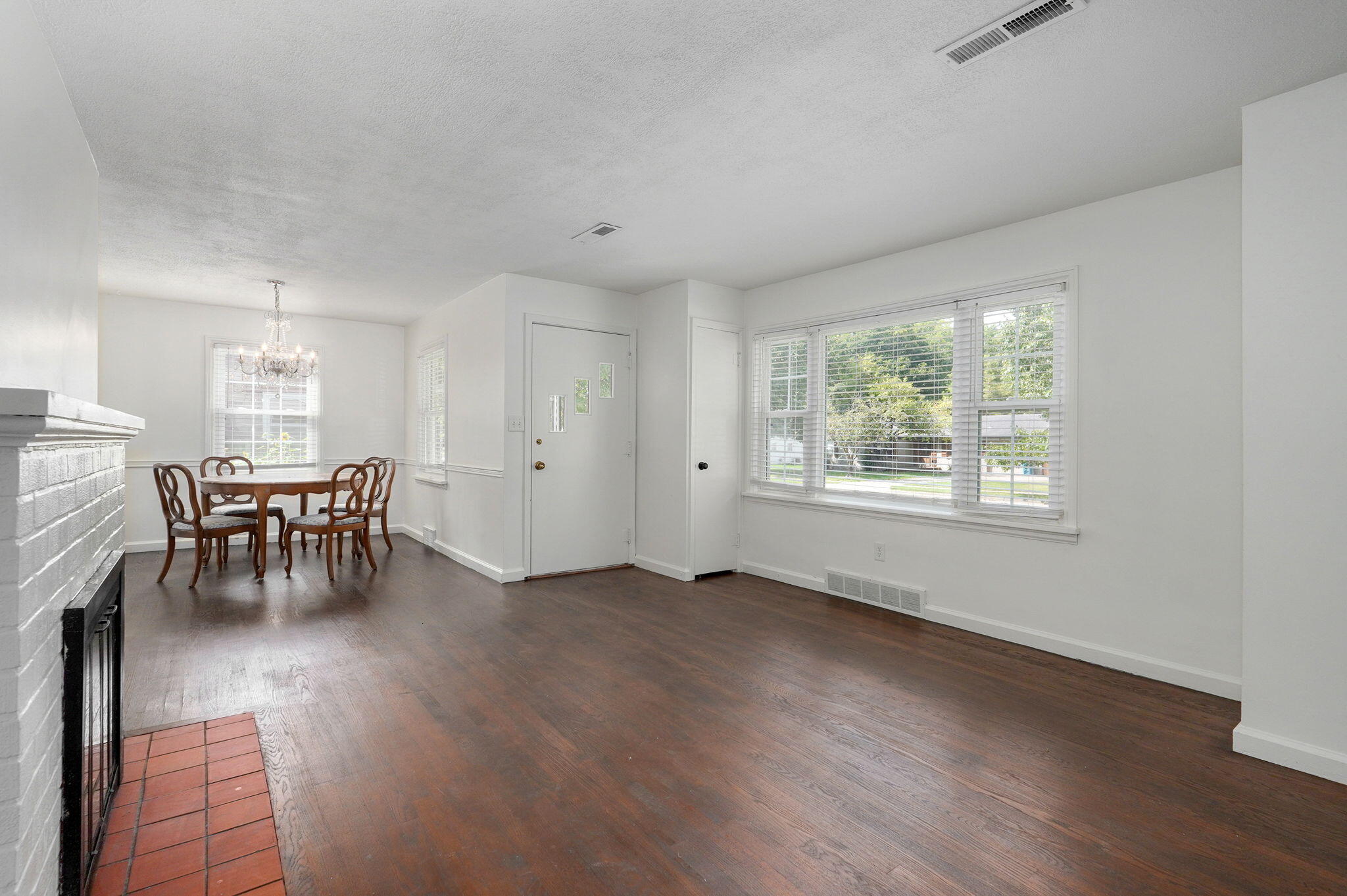 1518 South Kentwood Avenue Property Photo 5