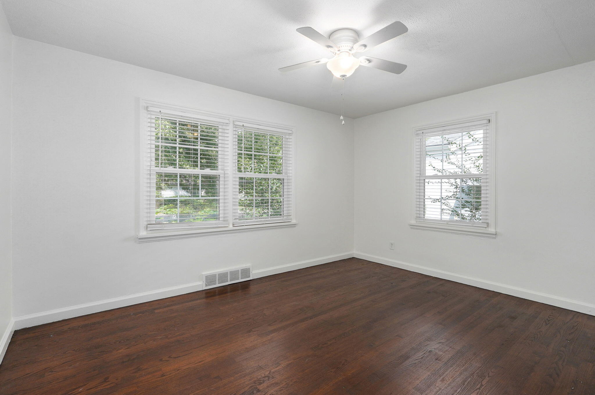 1518 South Kentwood Avenue Property Photo 12