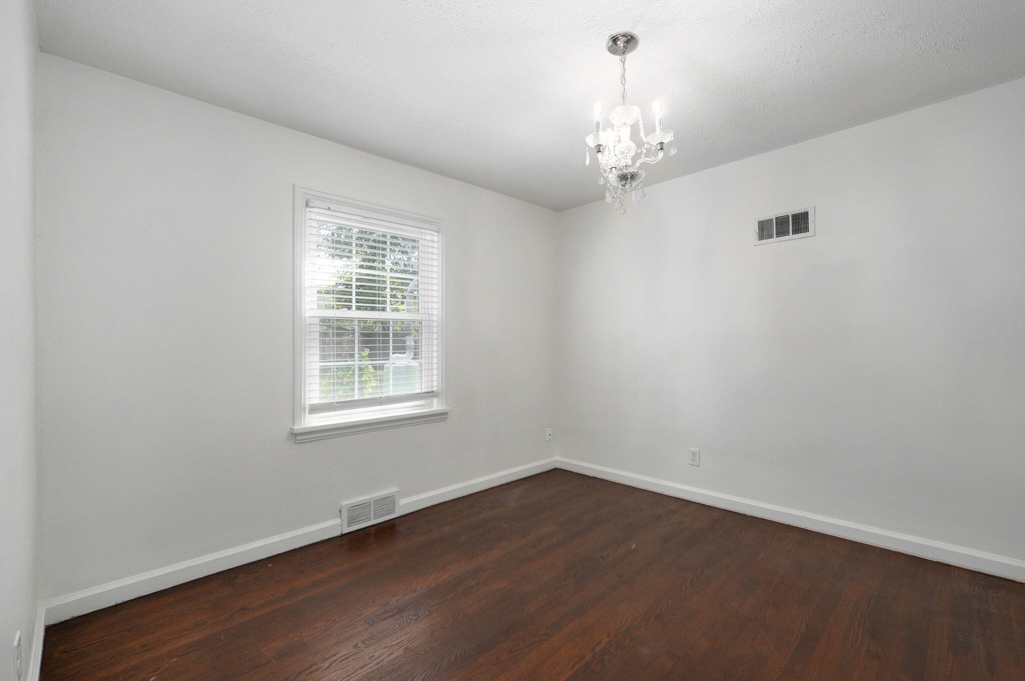 1518 South Kentwood Avenue Property Photo 16