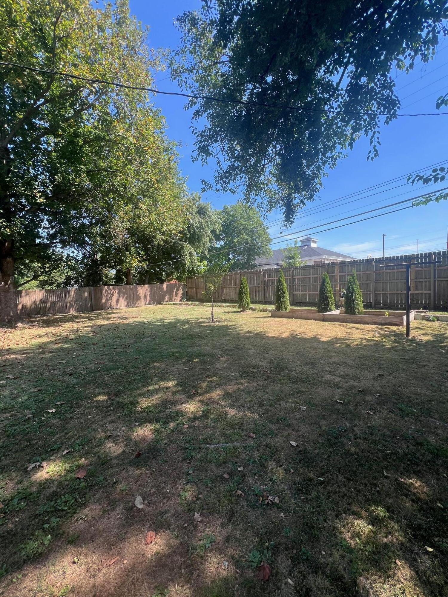 1518 South Kentwood Avenue Property Photo 18